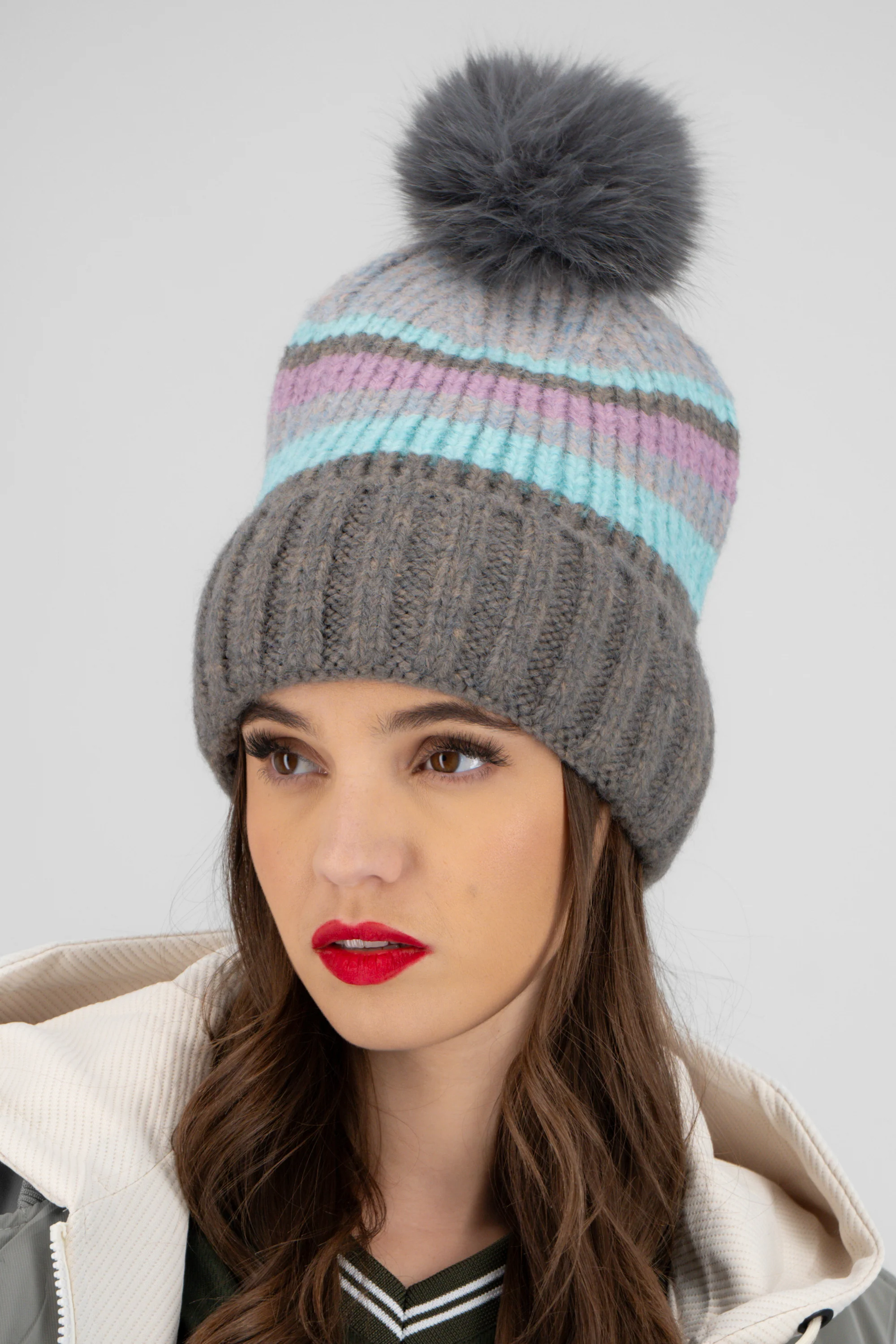 Beanie rayas fluffy - Image 2