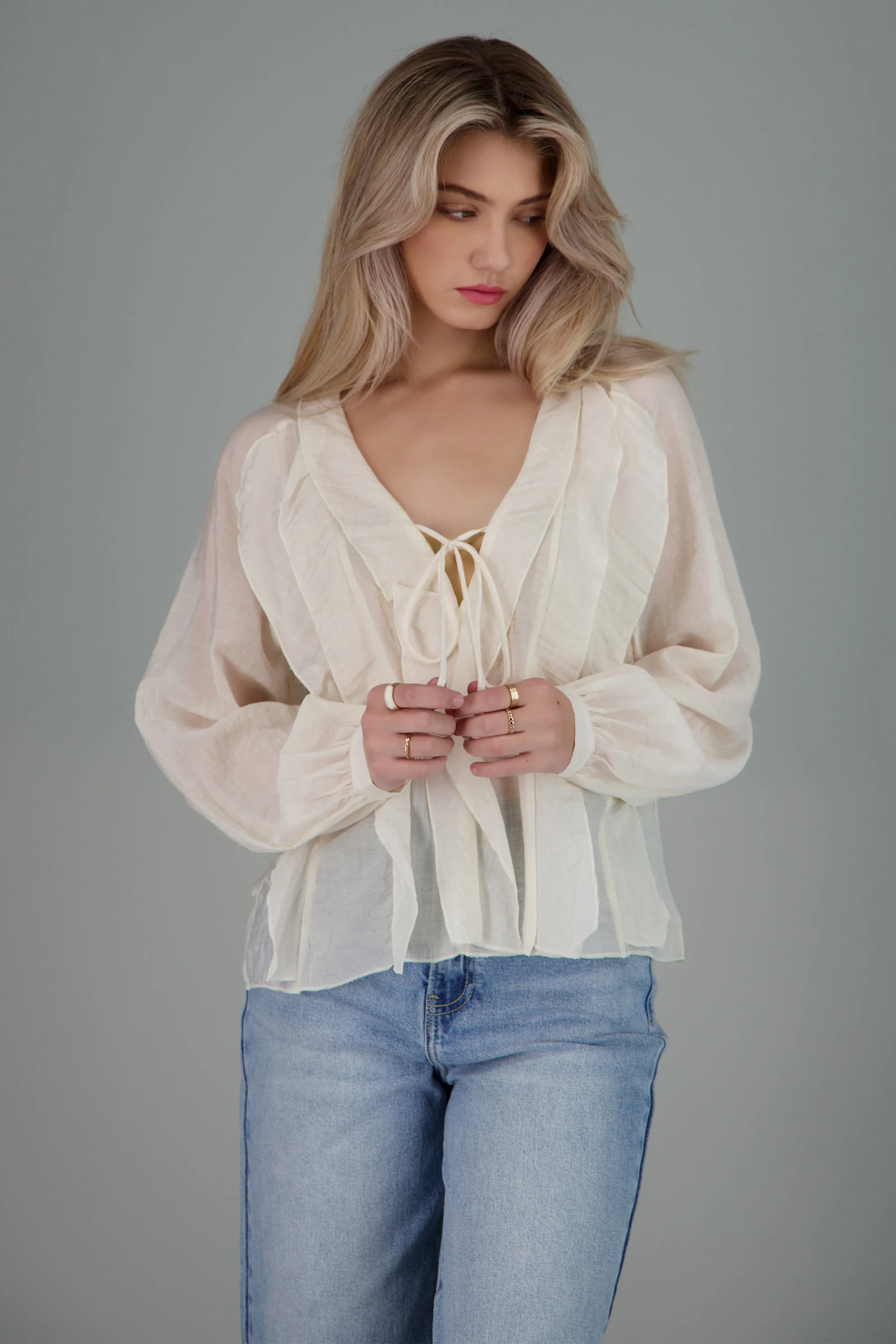 Blusa de manga larga con detalles de olanes - Image 2