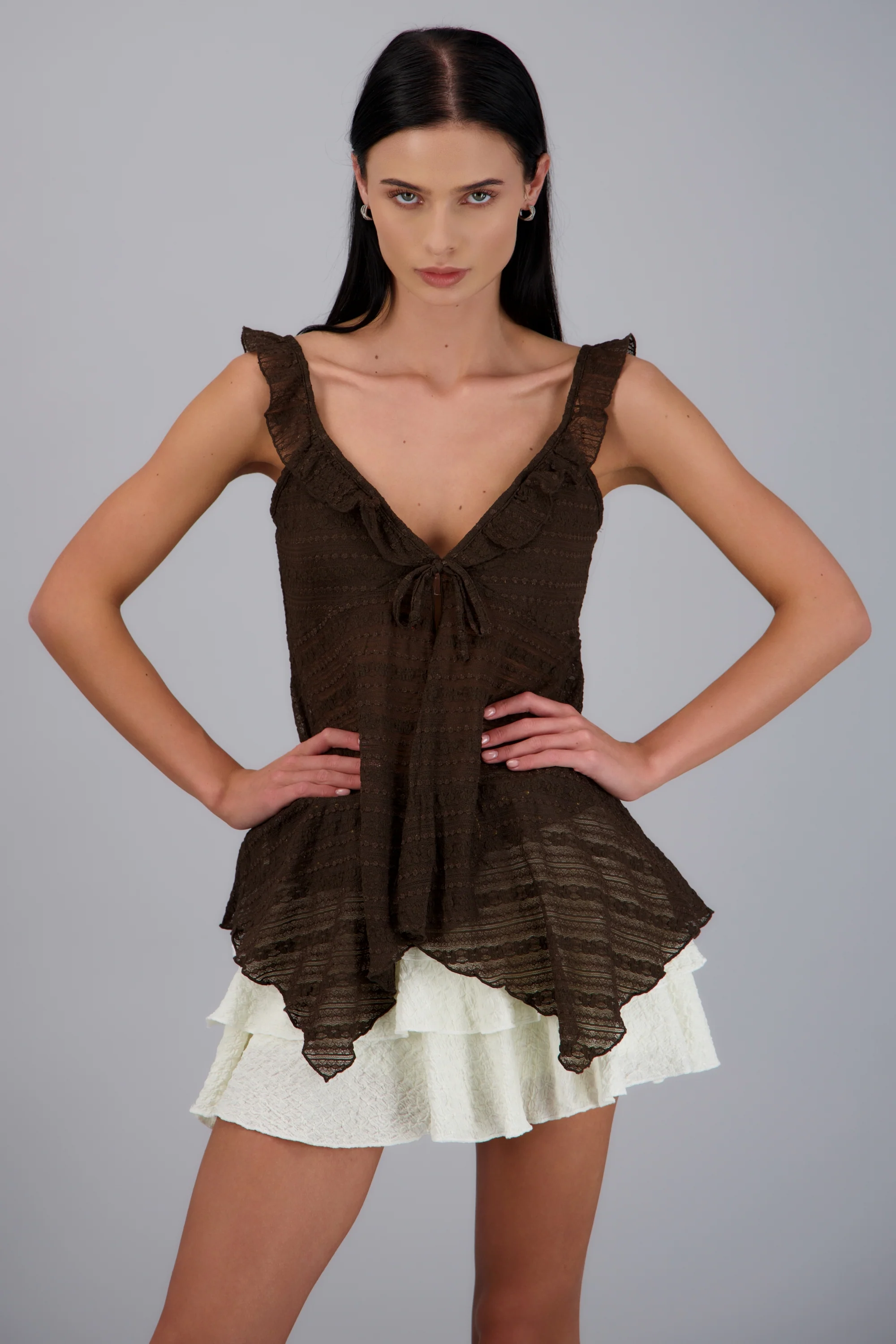 Blusa encaje asimetrico detalle olanes - Image 2