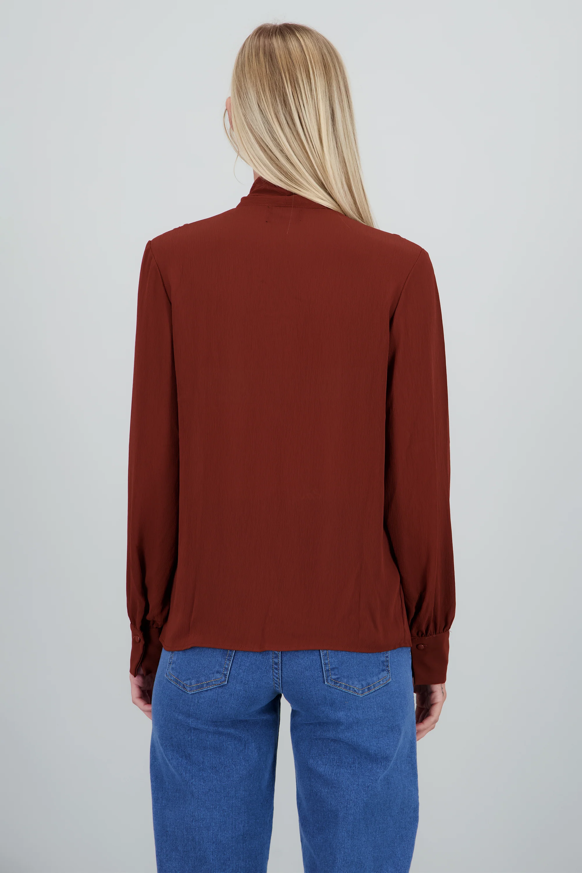 Blusa fluida detalle cuello - Image 4
