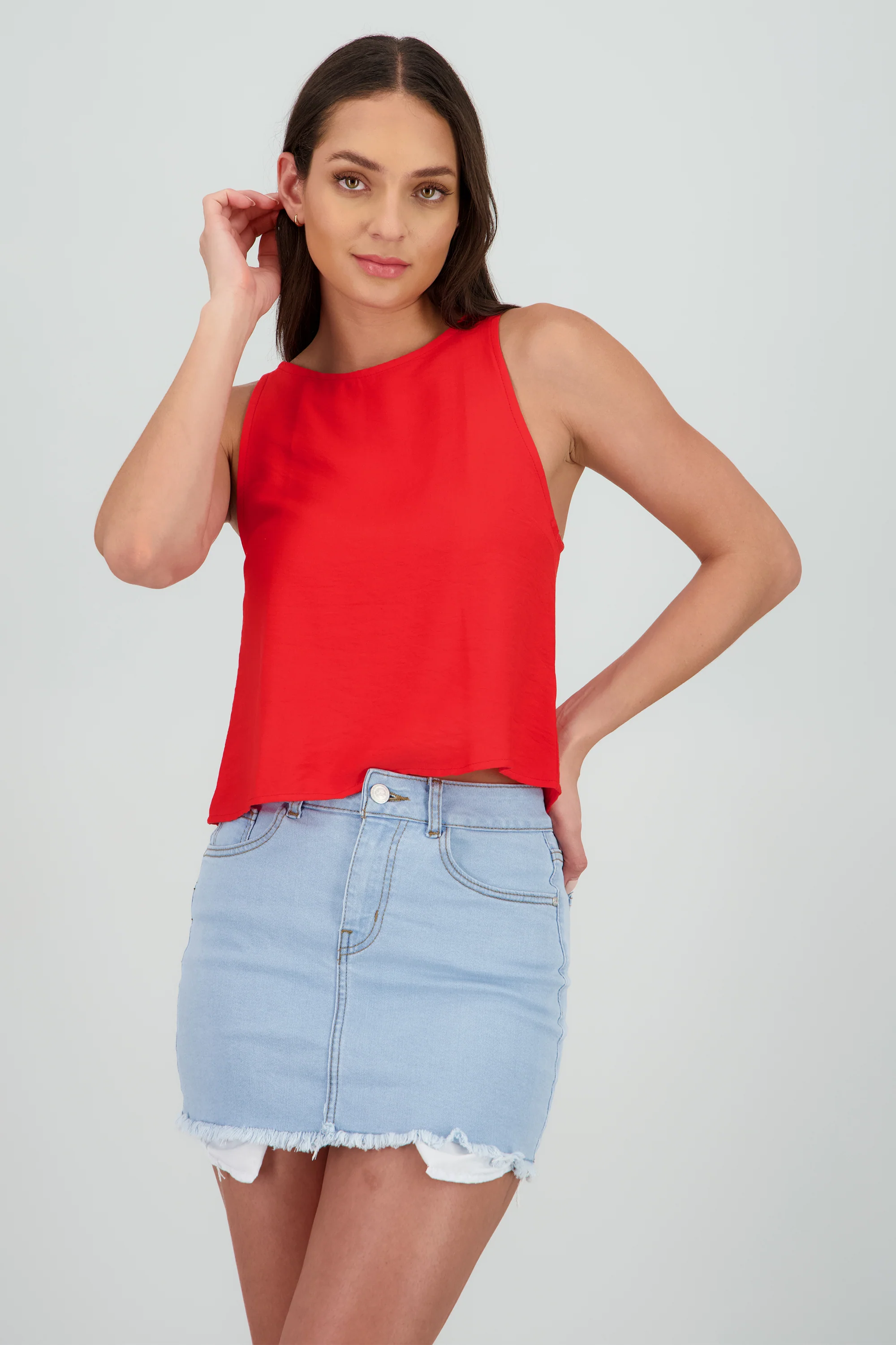 Blusa fluida sin manga - Image 2