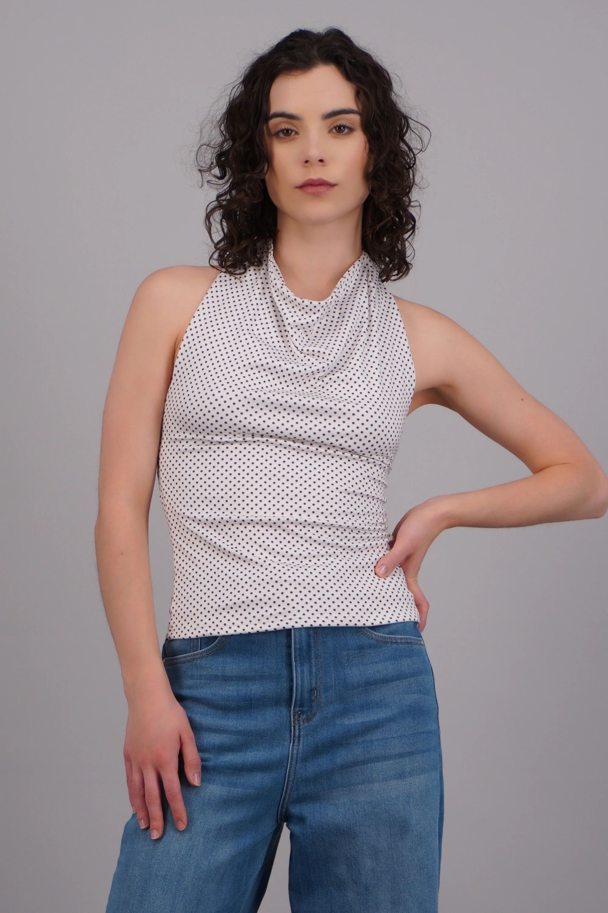 Blusa halter cuello drapeado polka