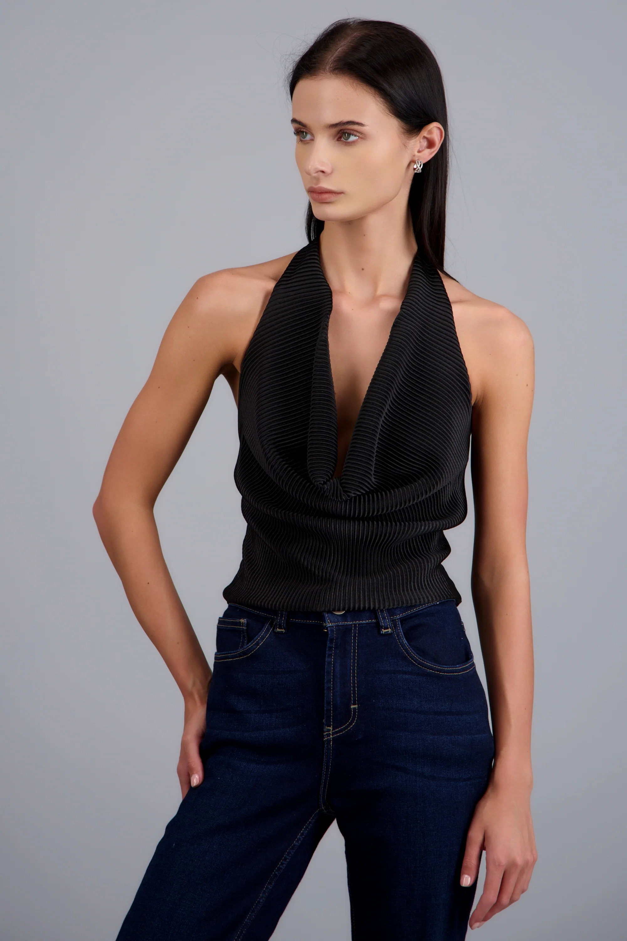 Blusa halter escote cascada detalle tela - Image 2