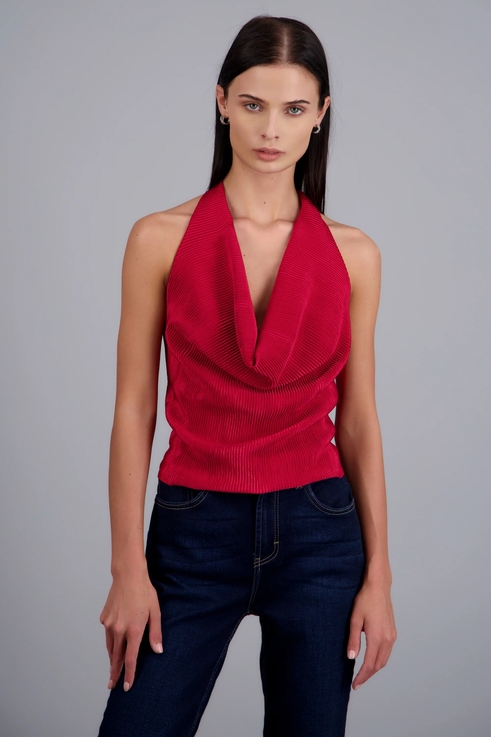Blusa halter escote cascada detalle tela