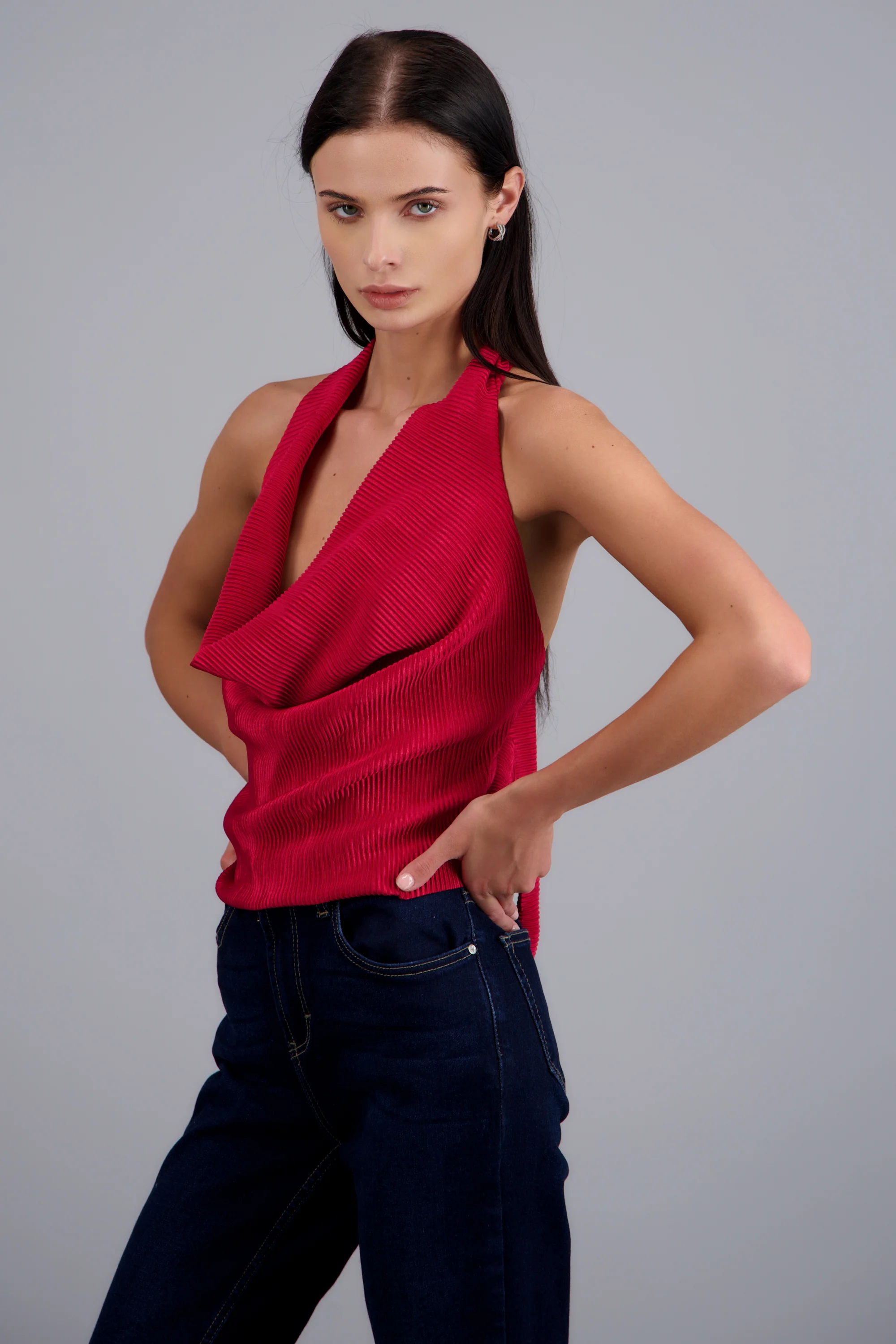 Blusa halter escote cascada detalle tela - Image 3