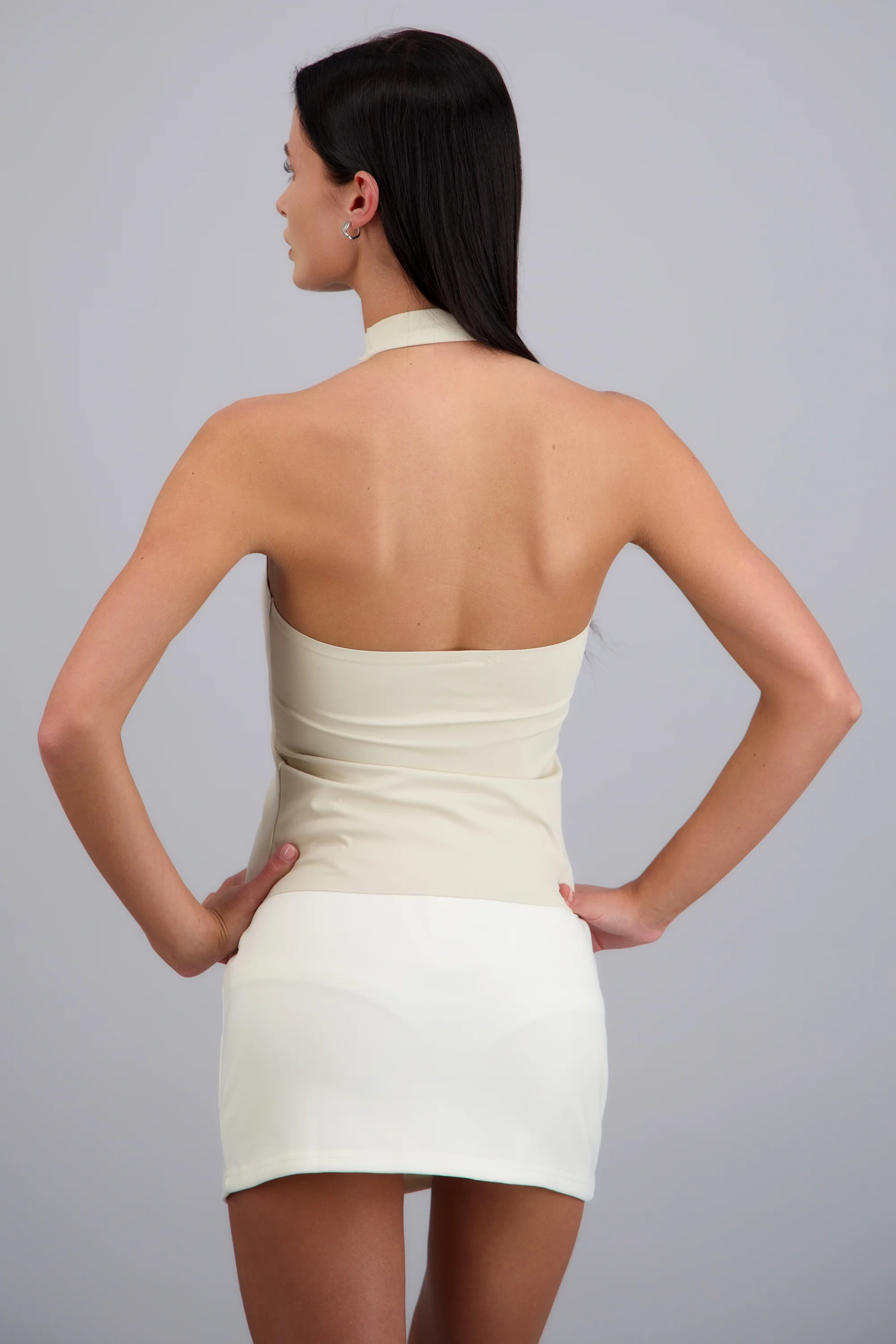 Blusa lisa cuello alto halter - Image 4