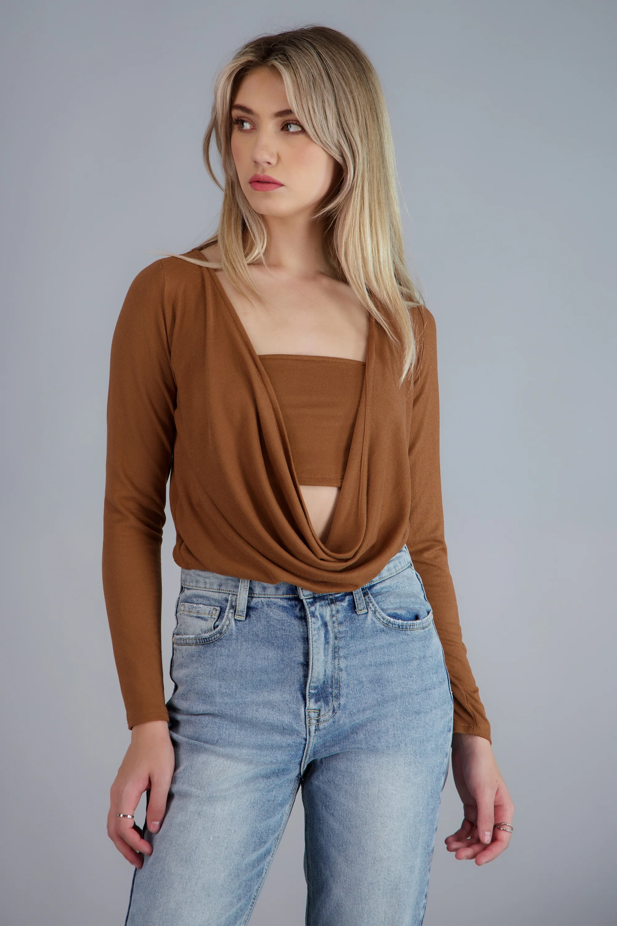Blusa manga larga escote cascada con top