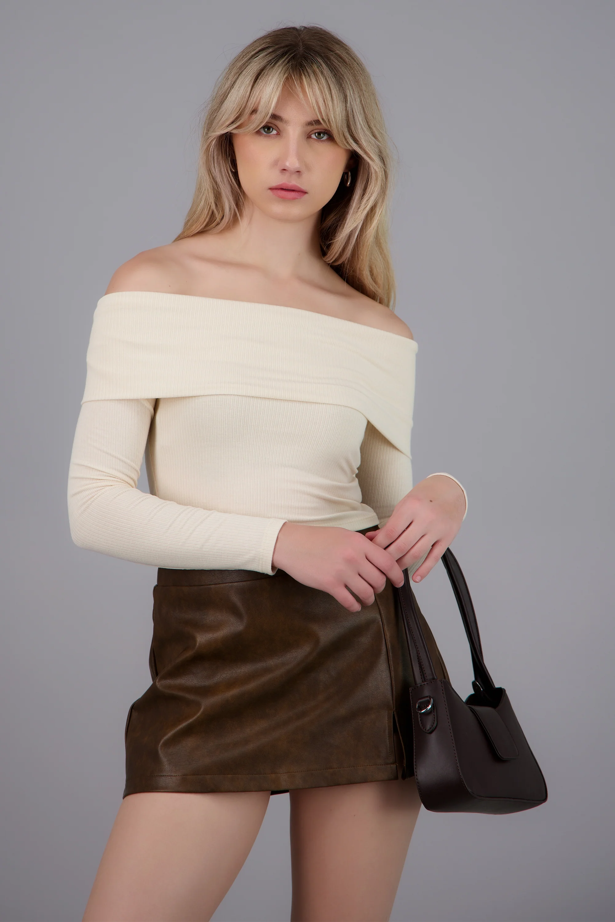 Blusa off shoulder manga larga rib - Image 3