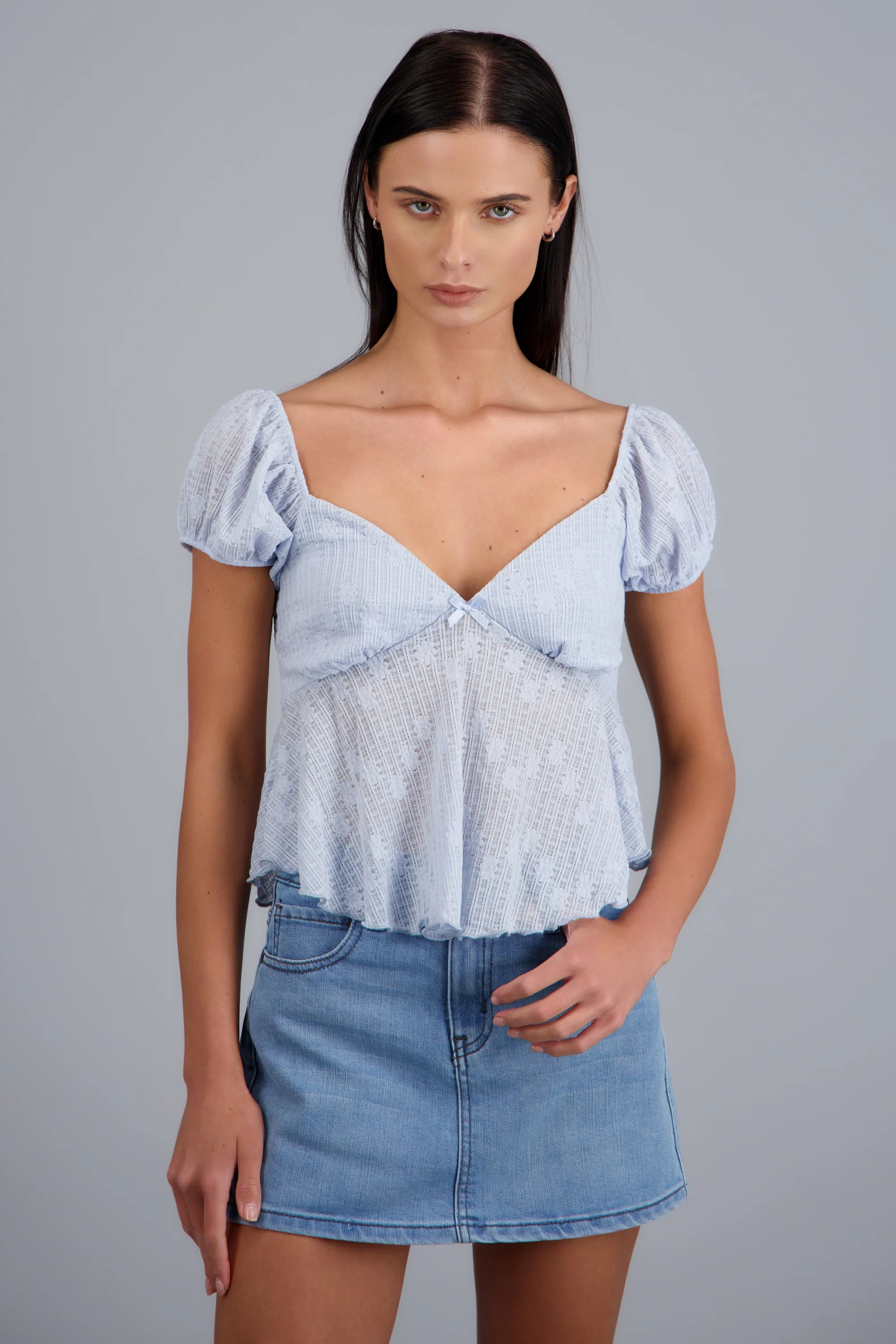 Blusa peplum encaje detalle moño - Image 2