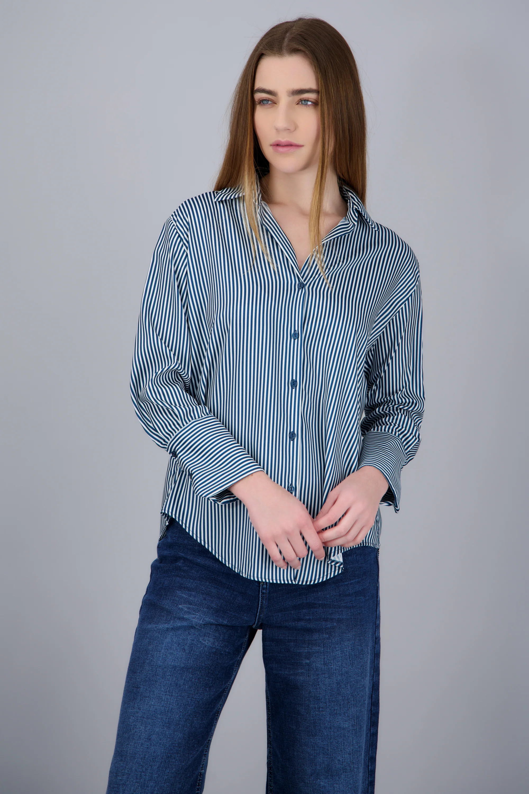 Blusa satin rayas manga larga Hypsters - Image 2