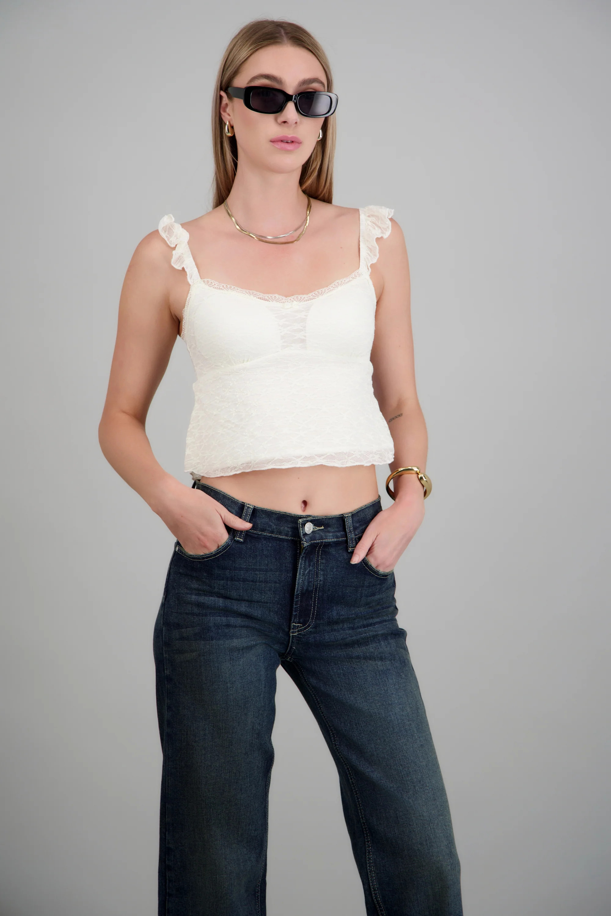 Blusa sin manga con copas
