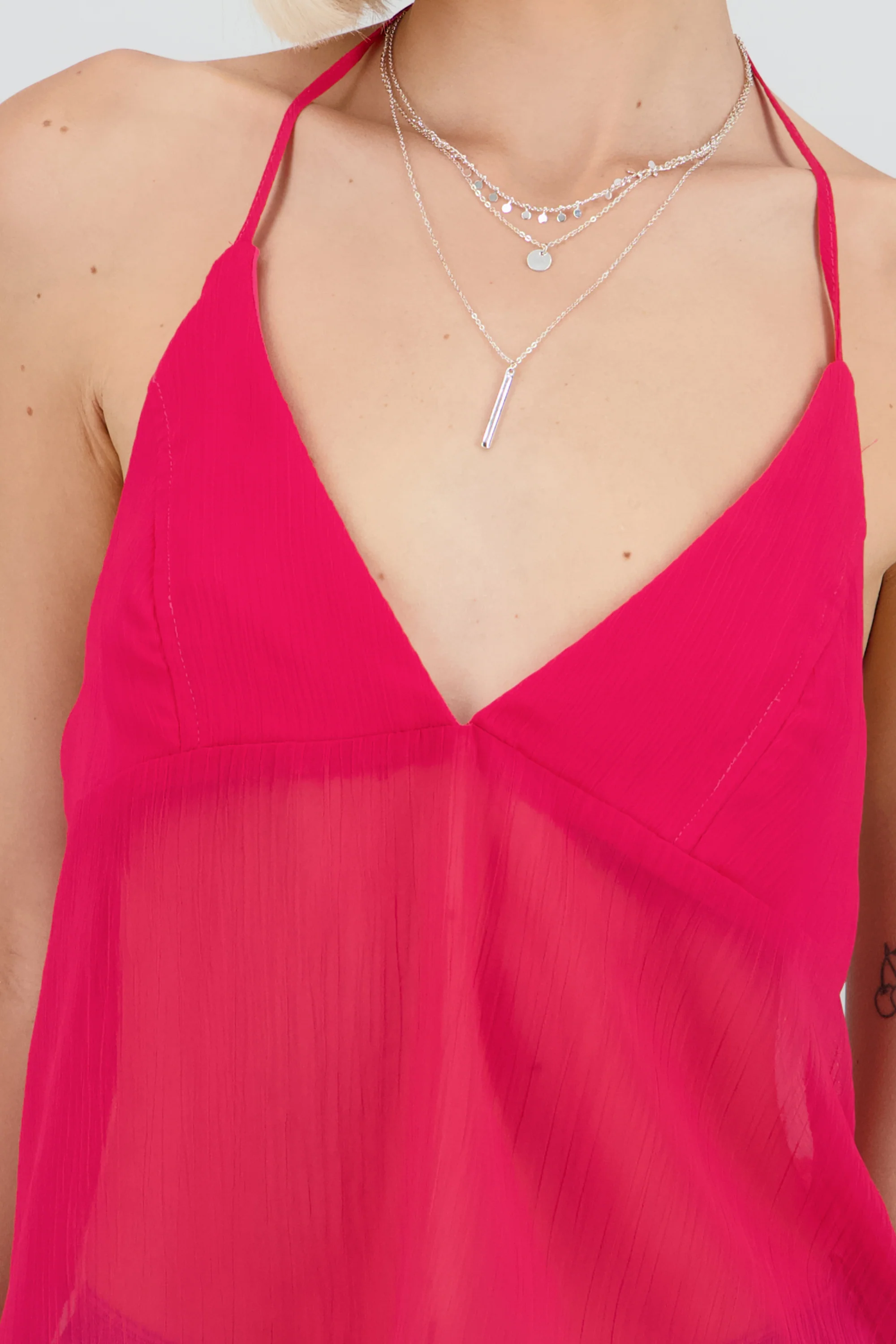 Blusa tirantes escote v detalle textura - Image 5