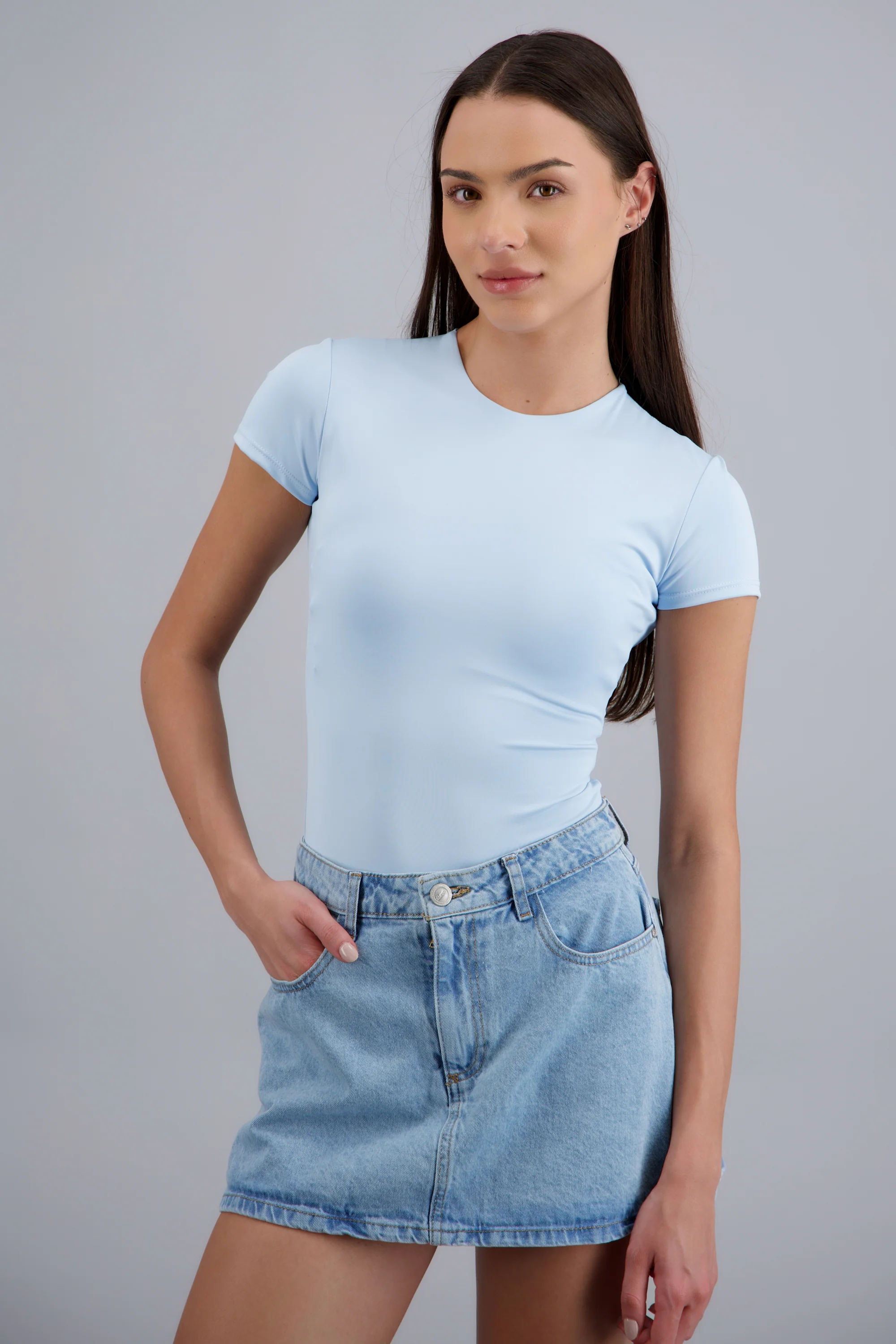 Body liso cuello redondo manga corta