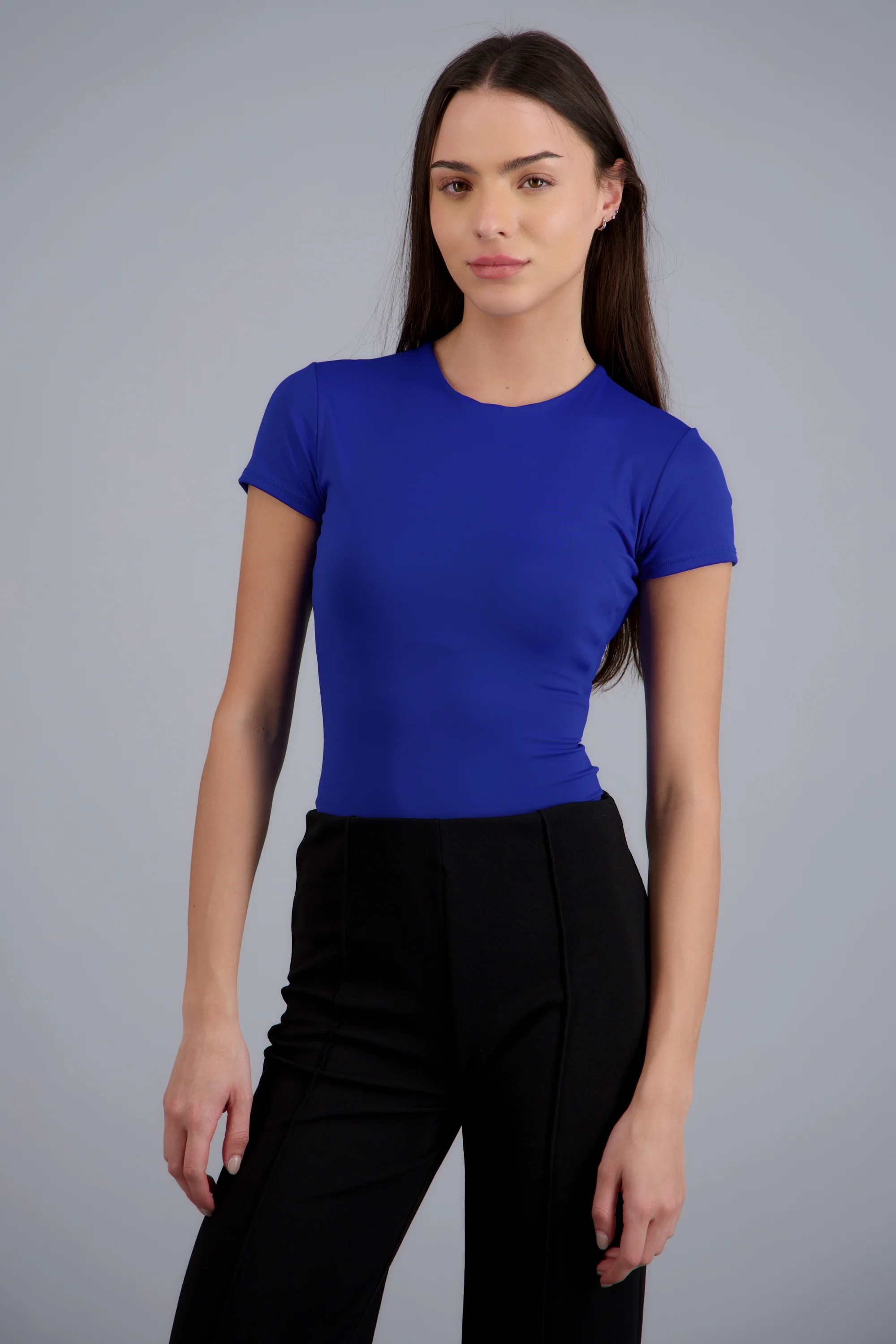 Body liso cuello redondo manga corta