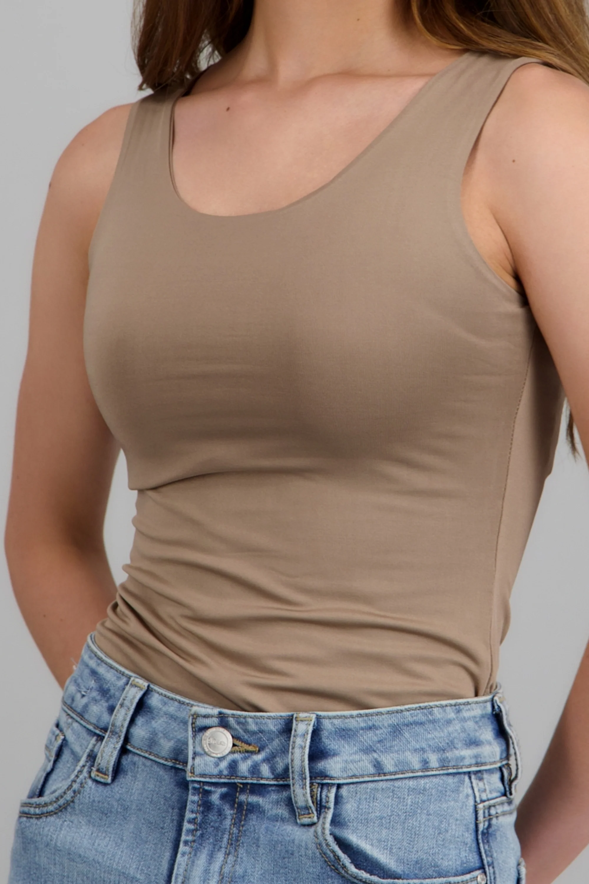 Body sin mangas cuello redondo - Image 5