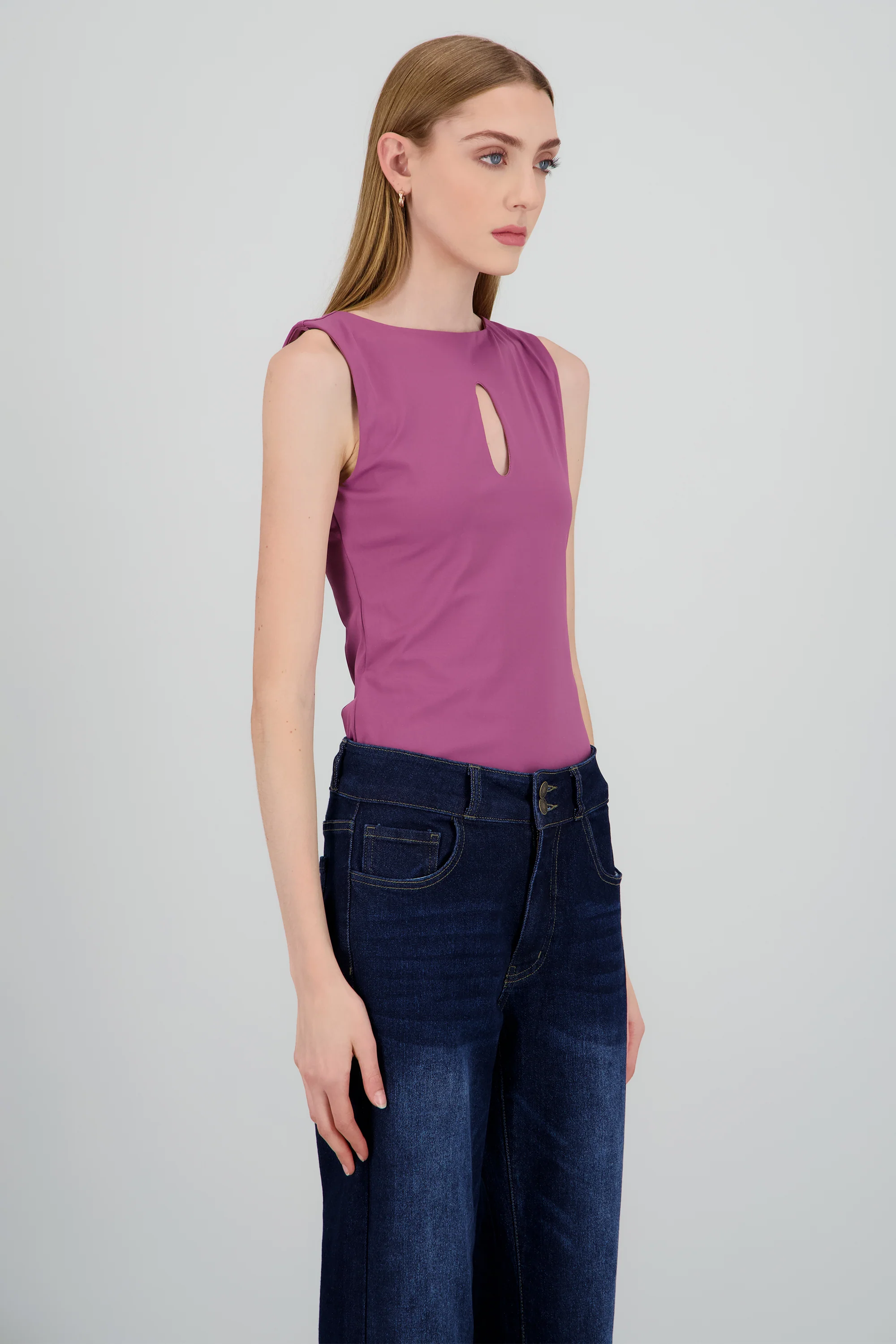 Bodysuit corte al frente - Image 2