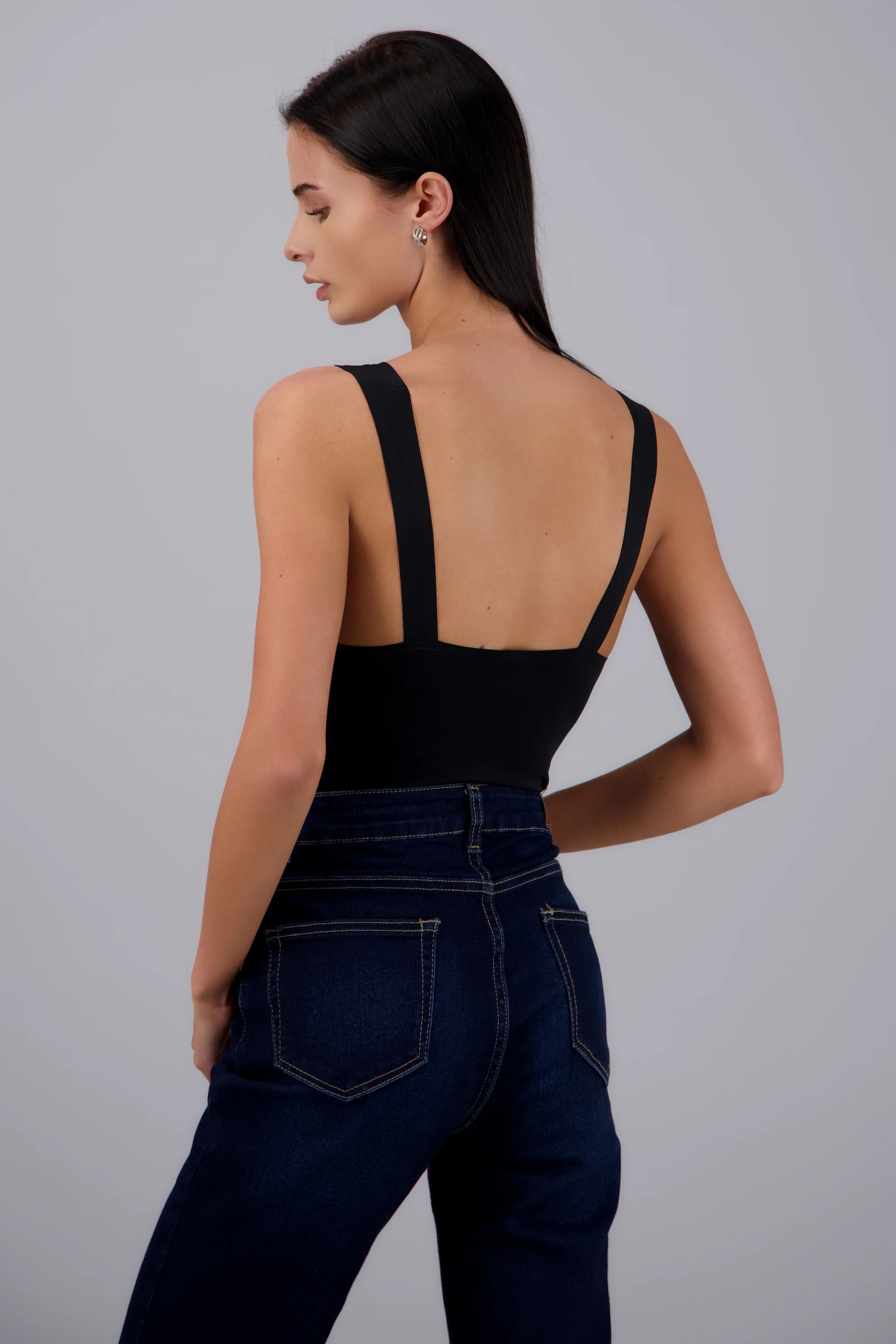 Bodysuit detalle en escote tirante ancho - Image 3