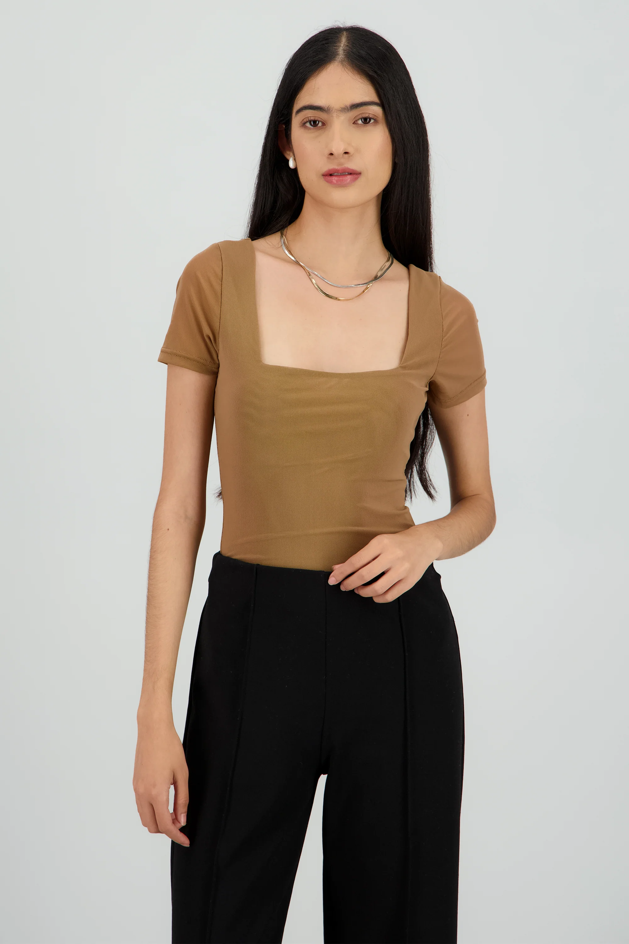 BODYSUIT ESCOTE CUADRADO MANGA CORTA