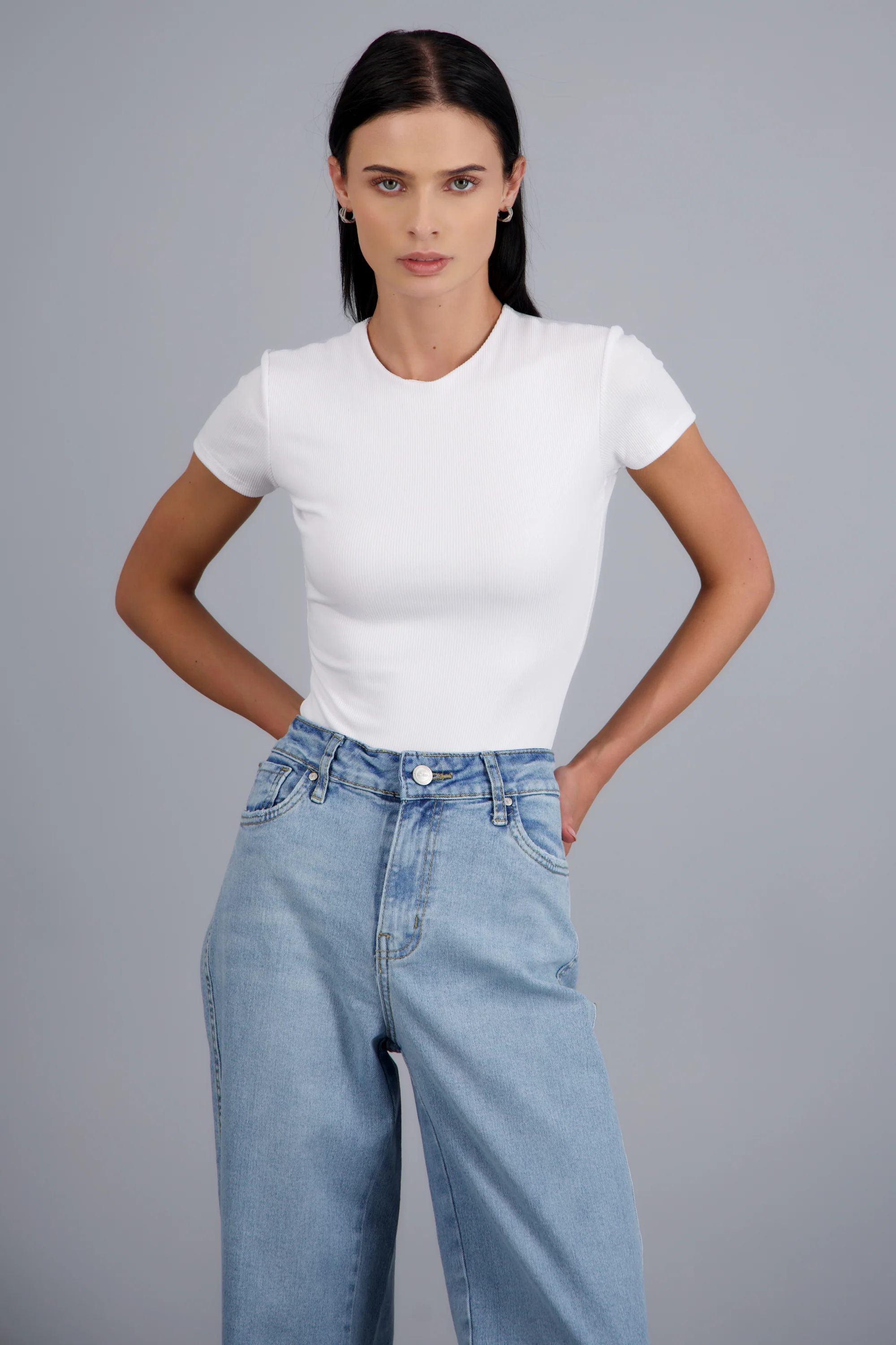 Bodysuit escote scoop manga corta rib