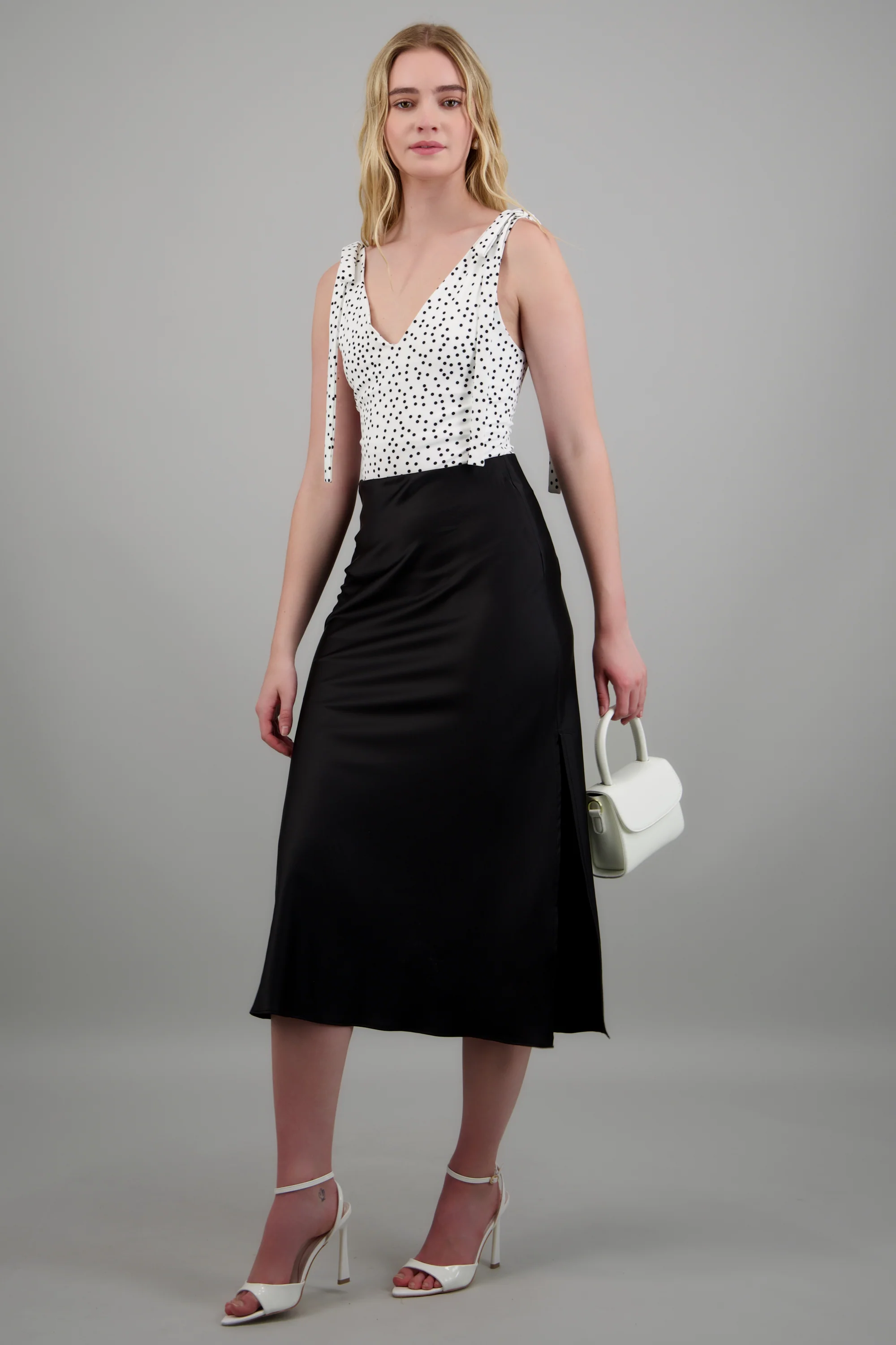 Bodysuit escote V detalle moños polka dots - Image 2