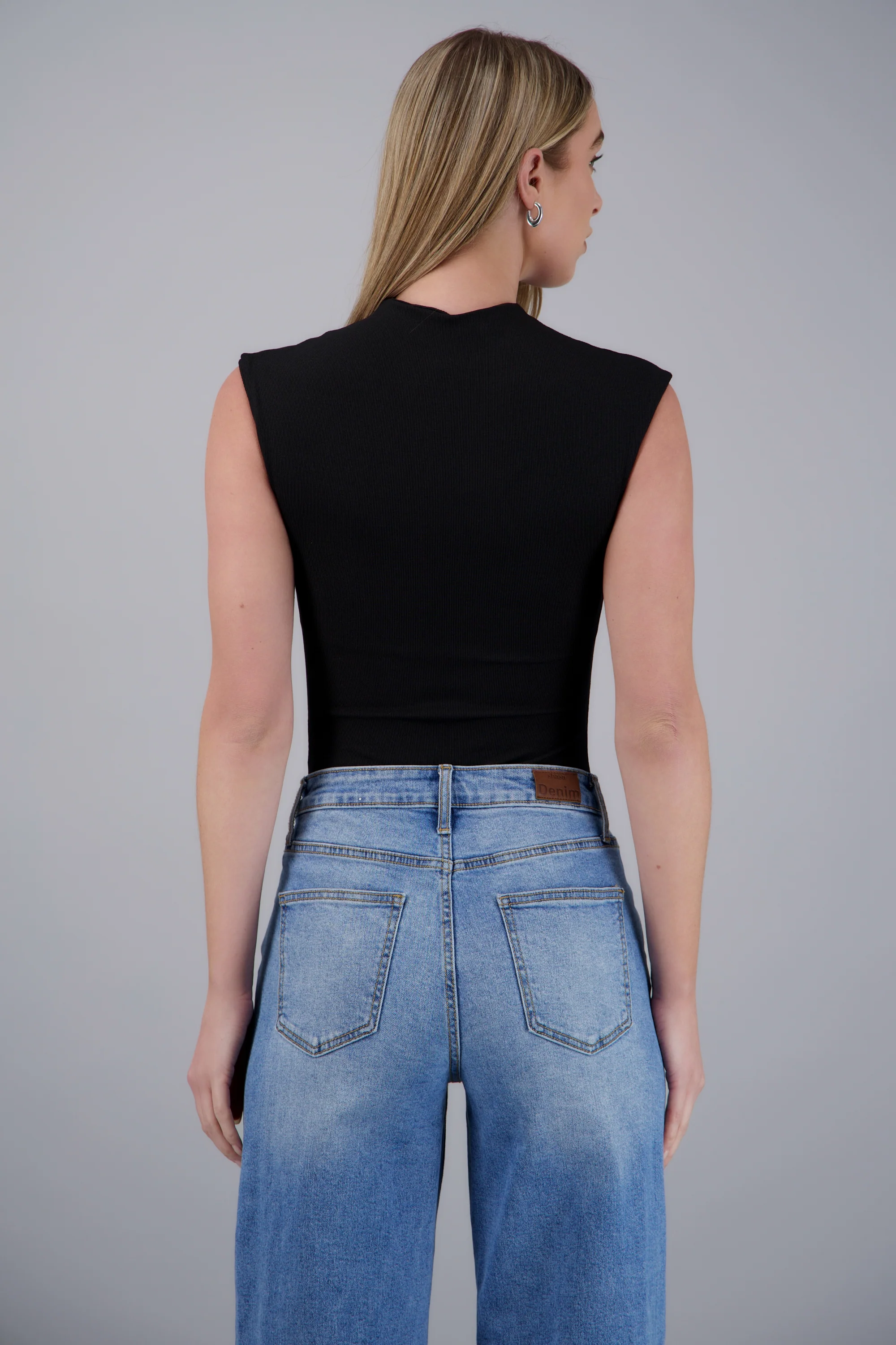 Bodysuit rib sin mangas cuello redondo - Image 3