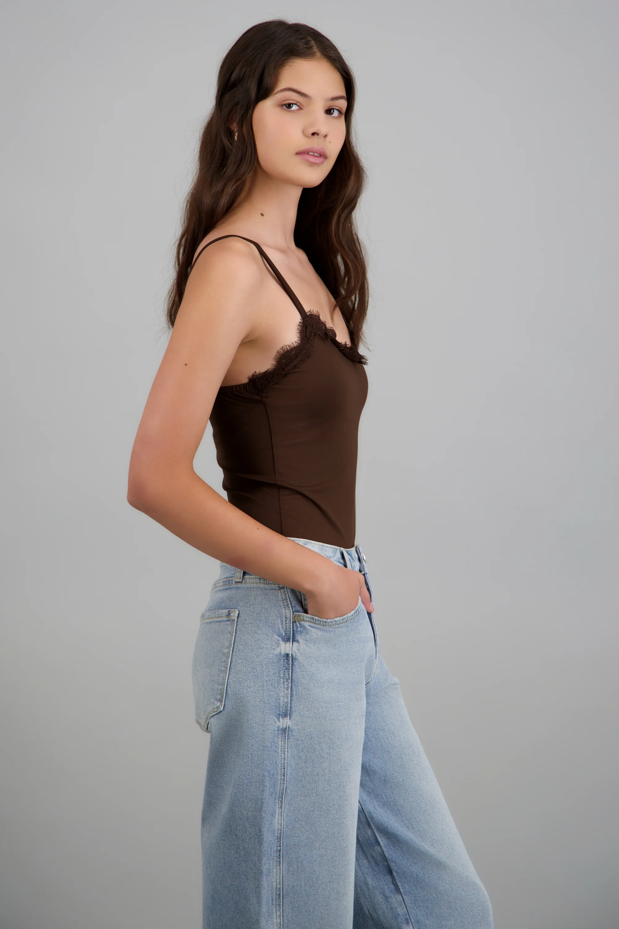 Bodysuit tirantes detalle encaje - Image 4