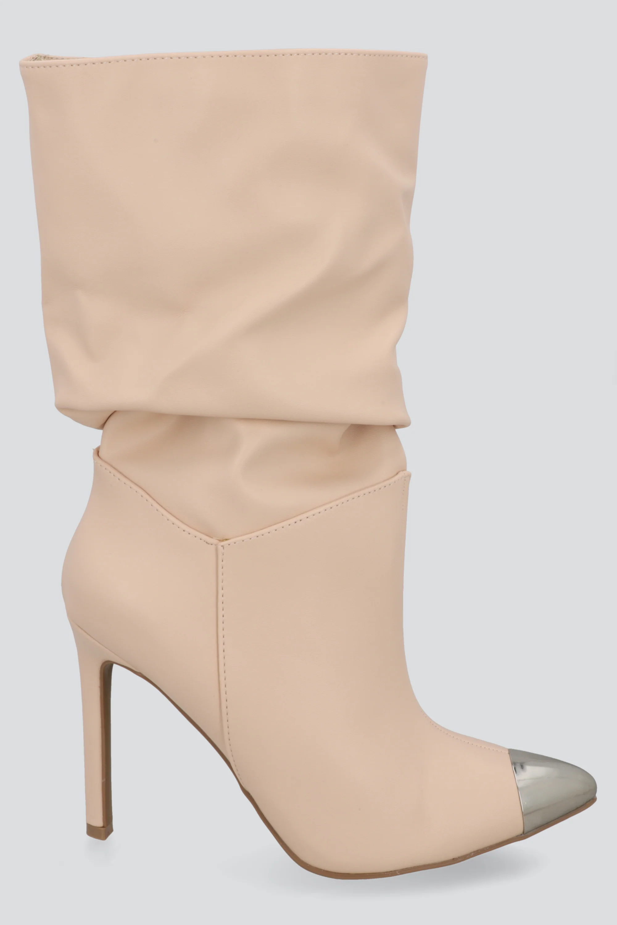 Bota slouchy midi punta metalica