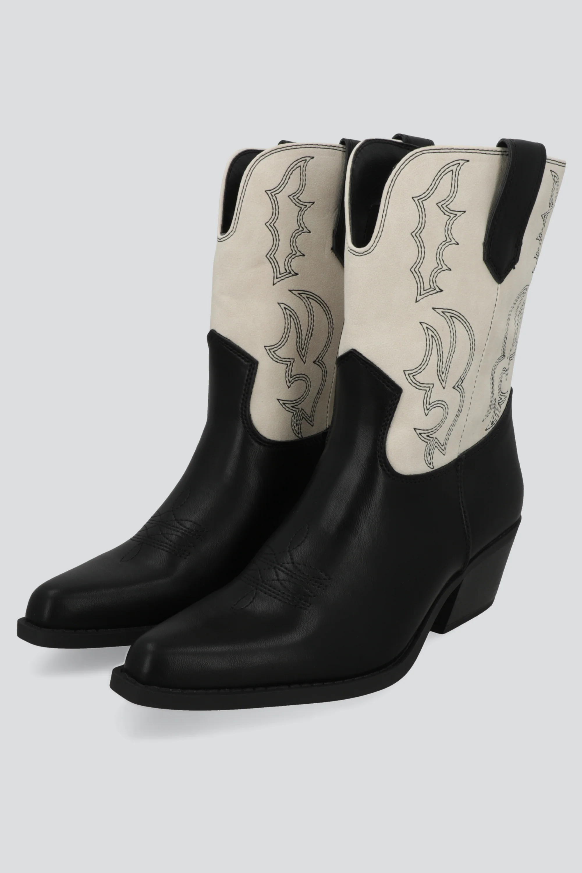 Bota vaquera bordada contrsaste - Image 2
