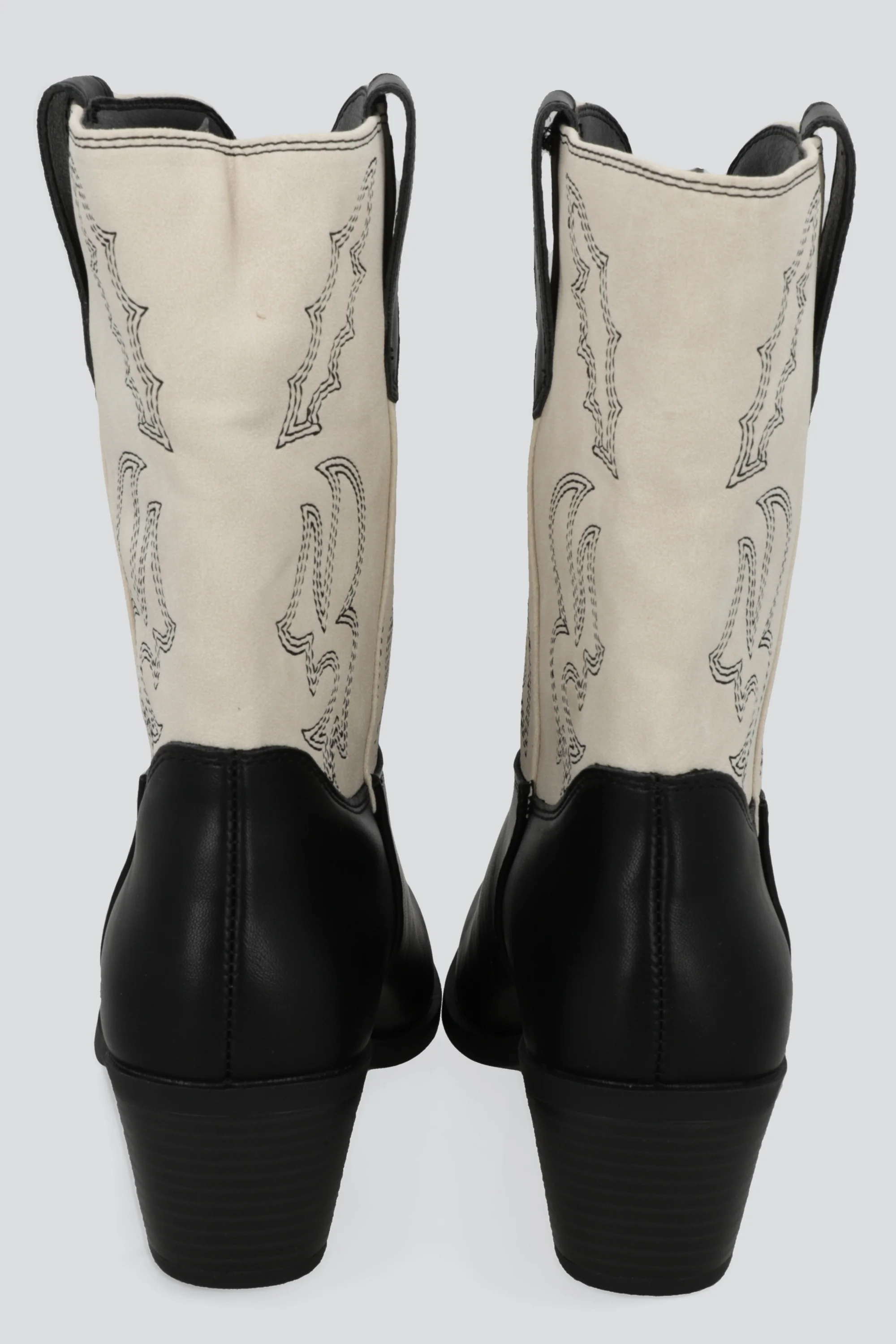 Bota vaquera bordada contrsaste - Image 4