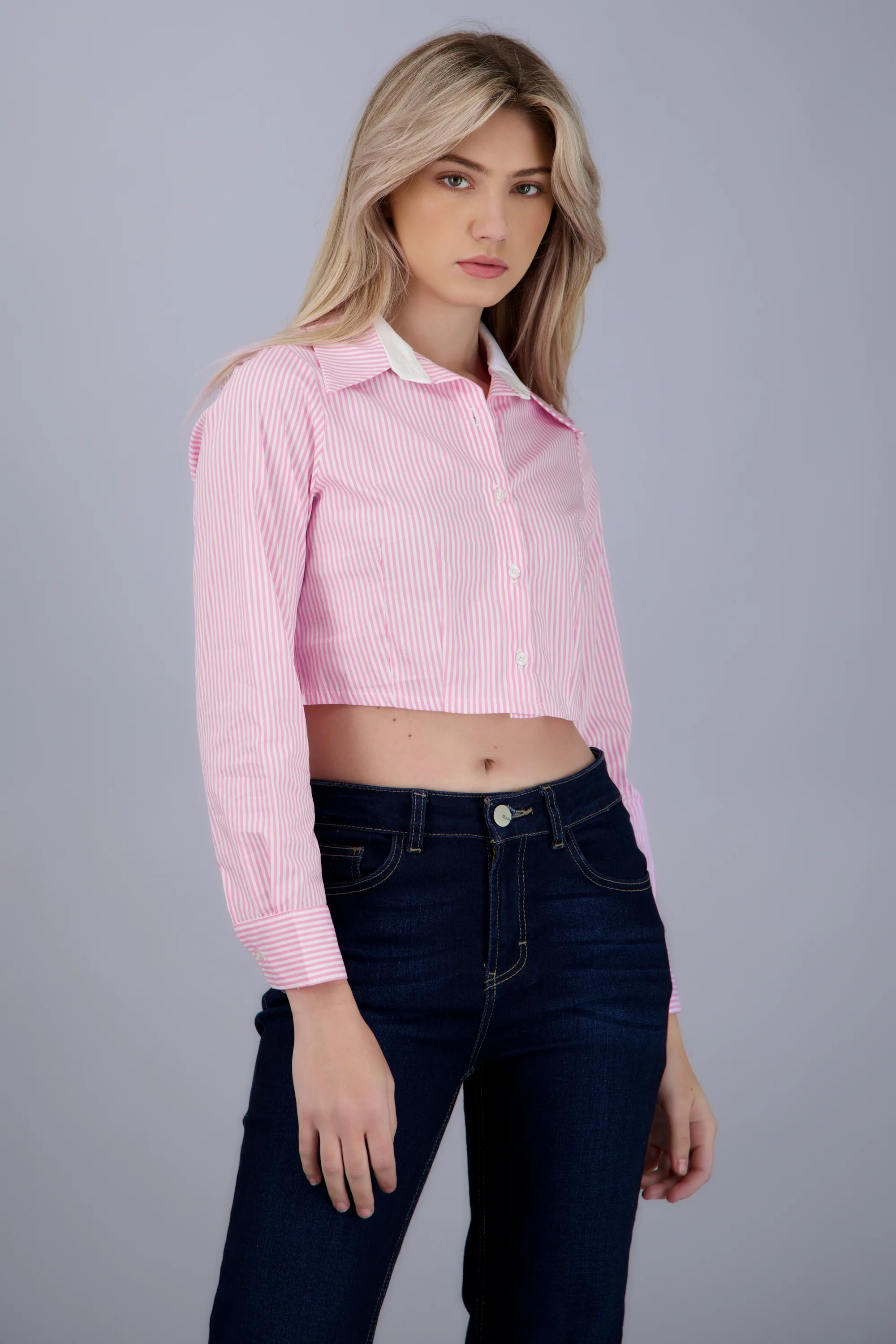 Camisa crop de rayas con pinzas - Image 2