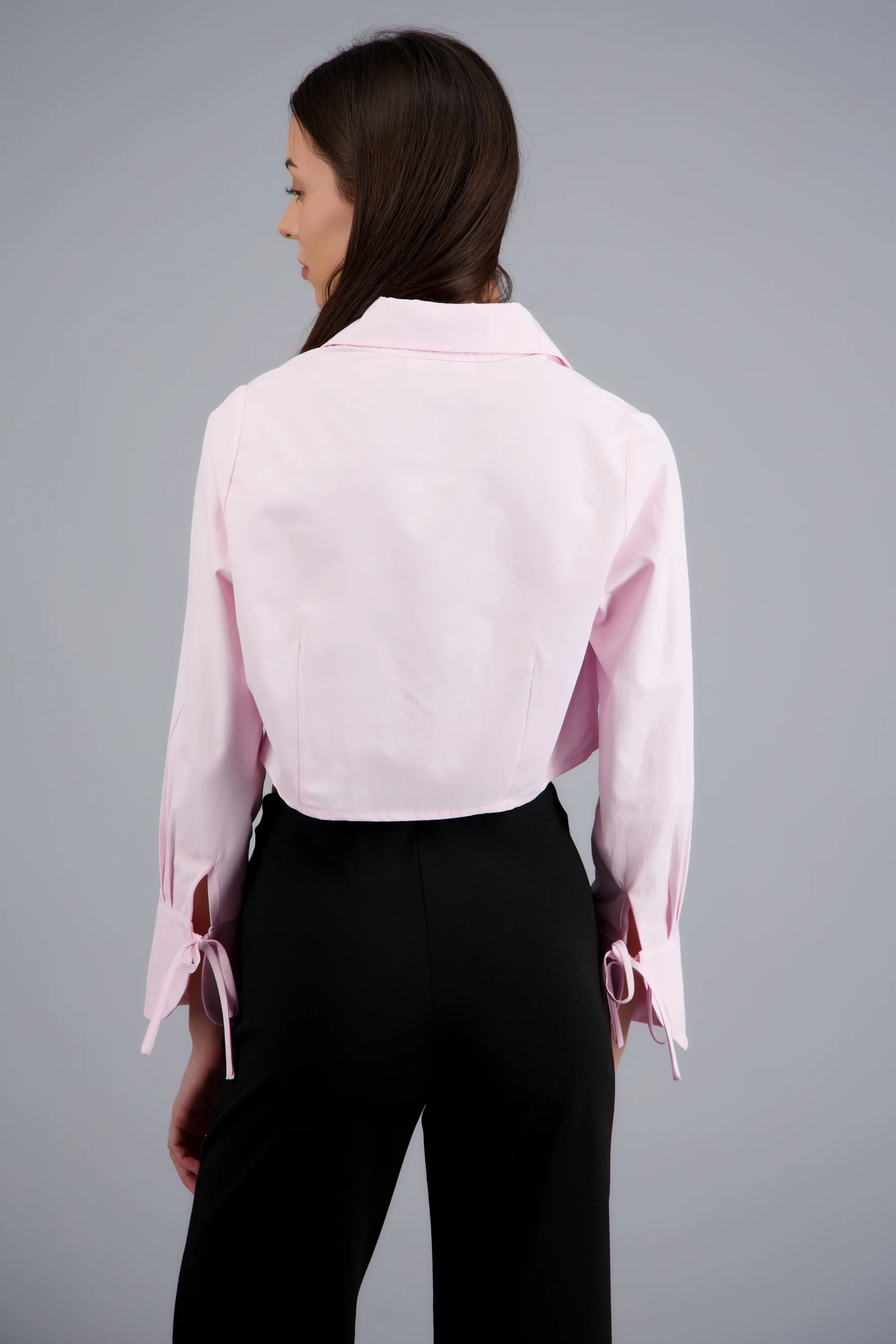Camisa crop manga larga detalle pinzas - Image 4