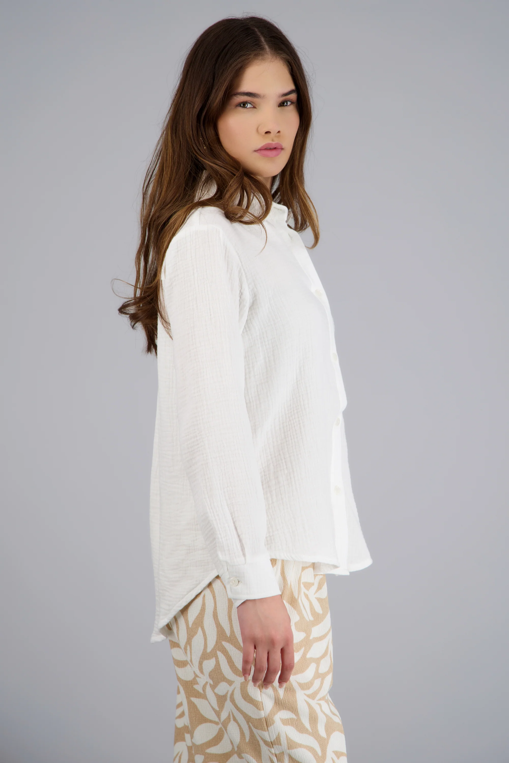 Camisa oversize detalle textura - Image 2