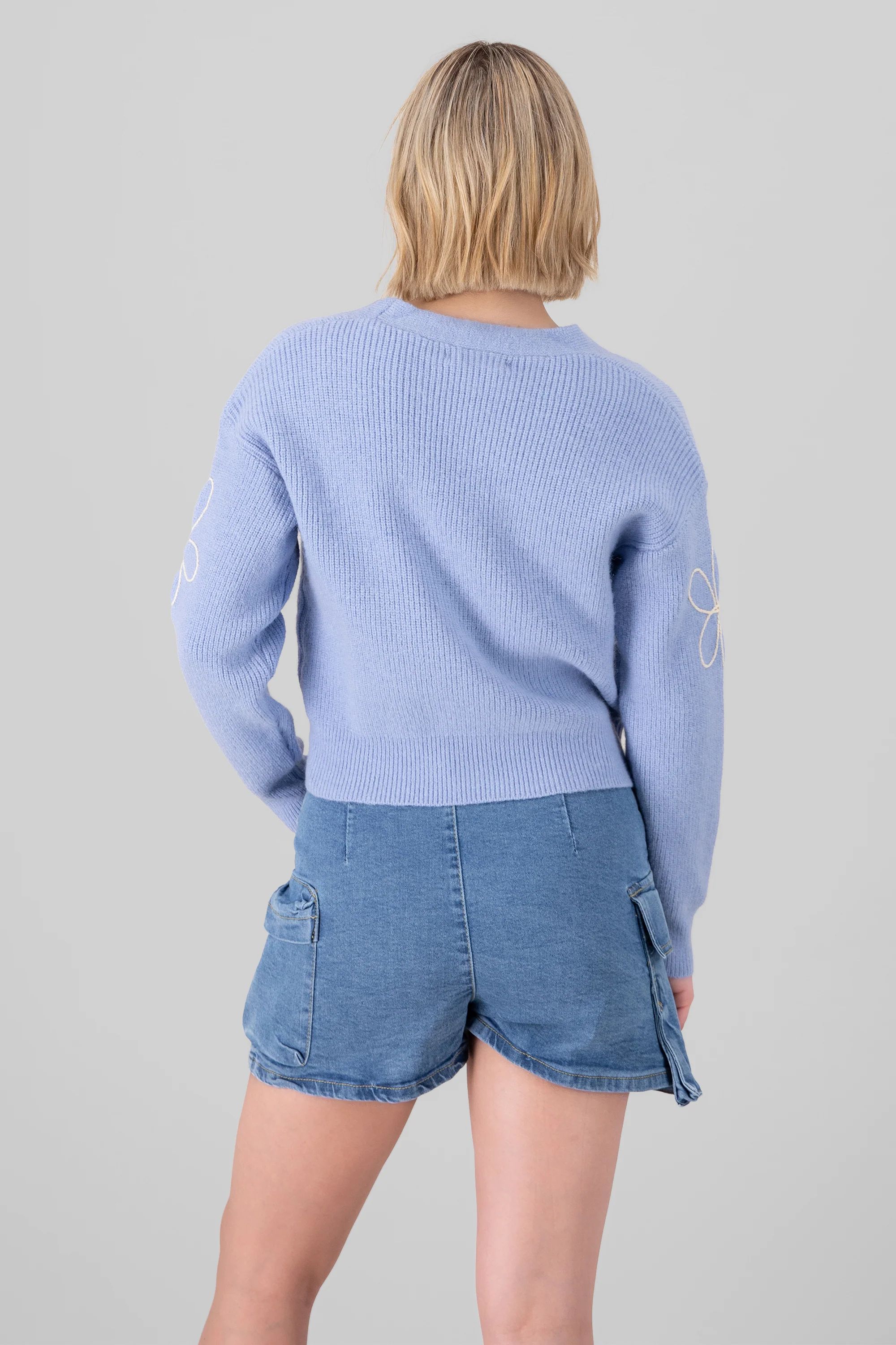 Cardigan tejido bordado flores - Image 3