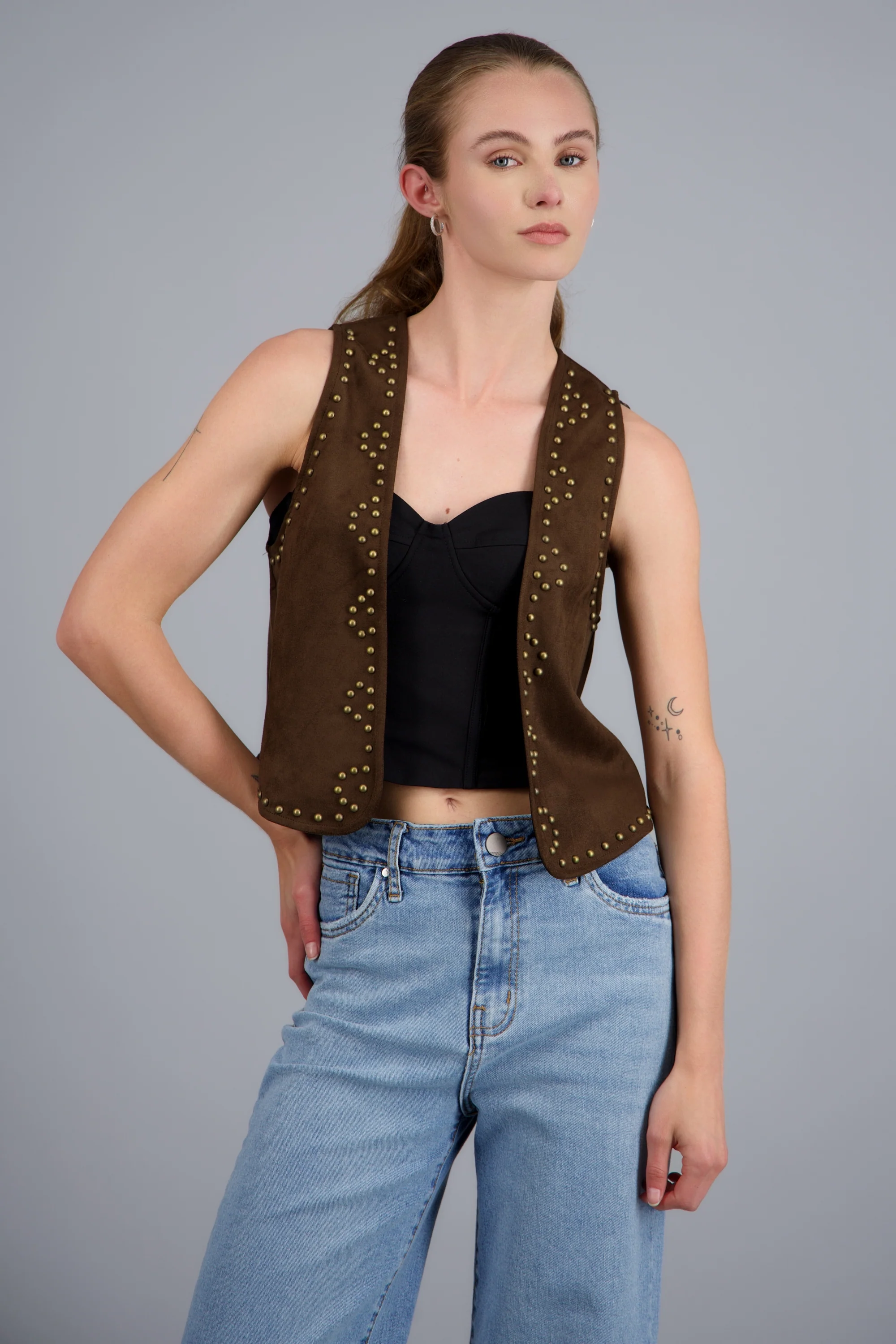Chaleco suede con estoperoles - Image 2