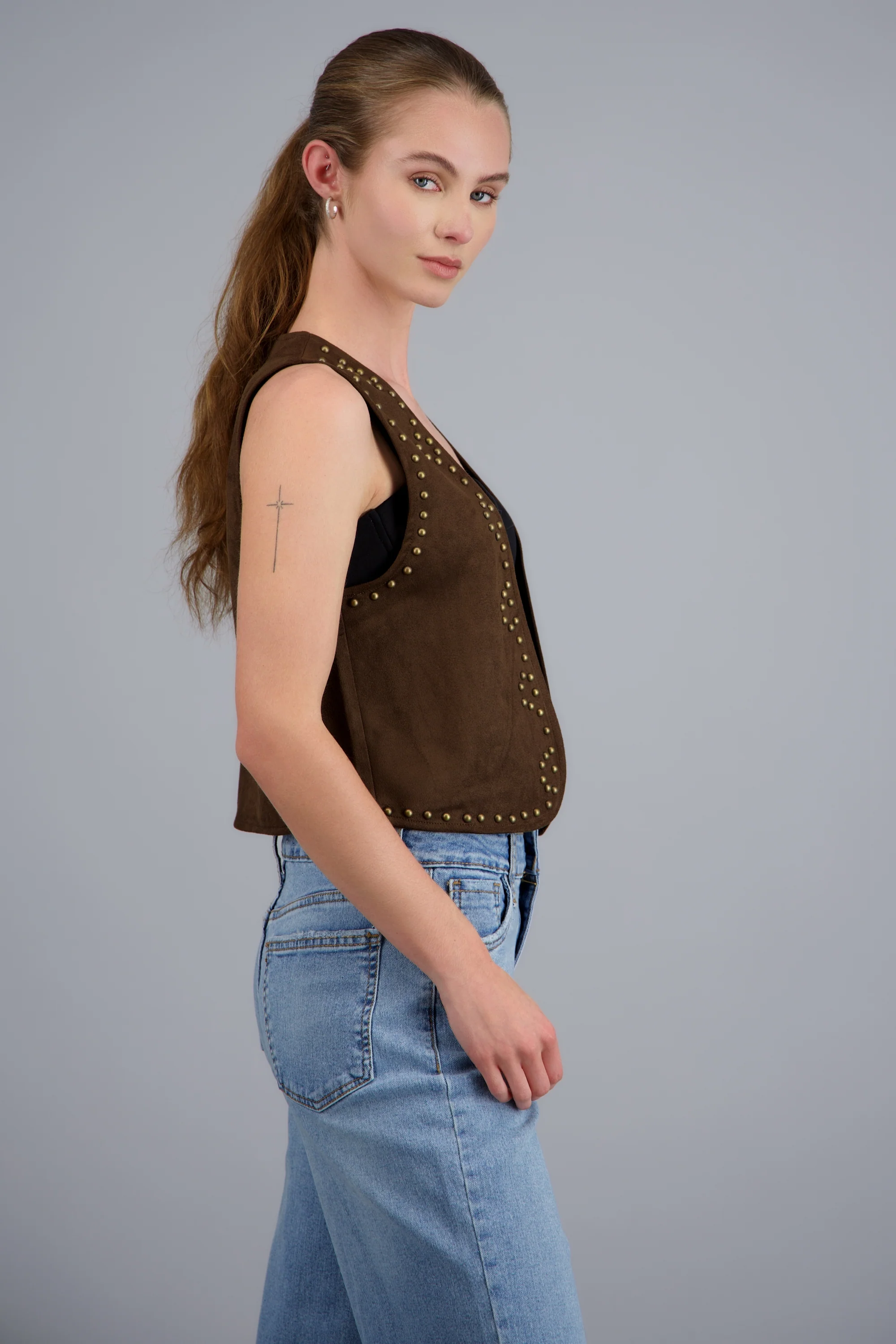 Chaleco suede con estoperoles - Image 3