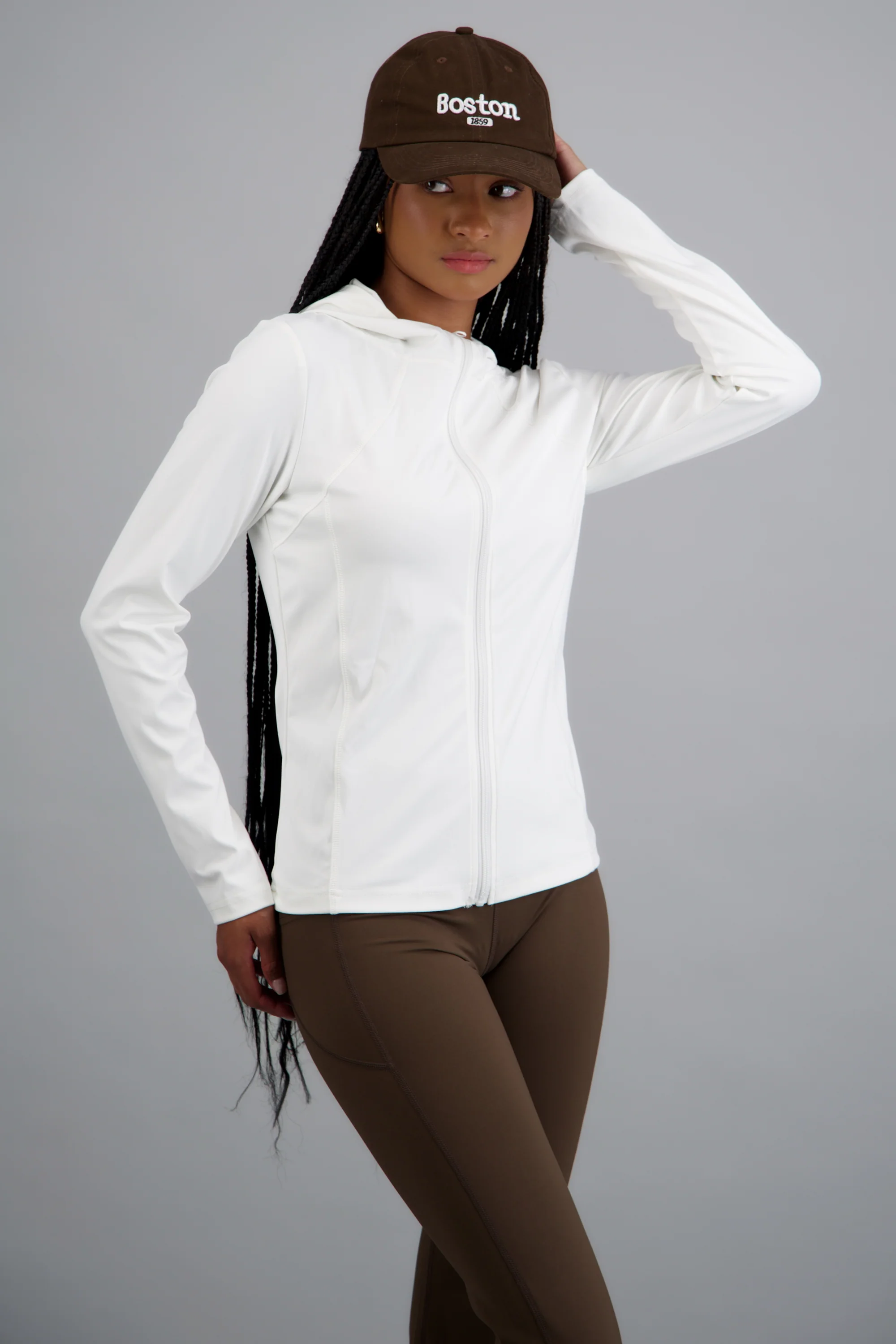 Chamarra deportiva con gorro - Image 2