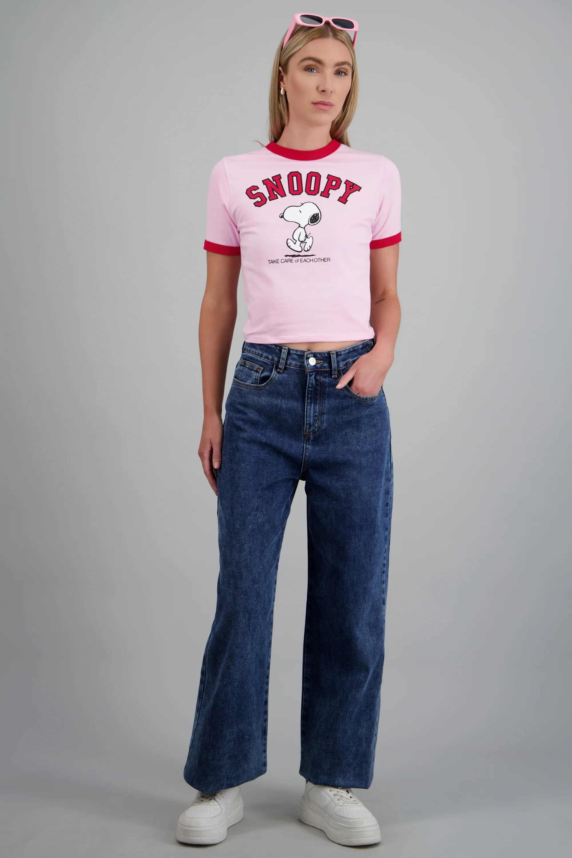 Crop fit snoopy contrastes