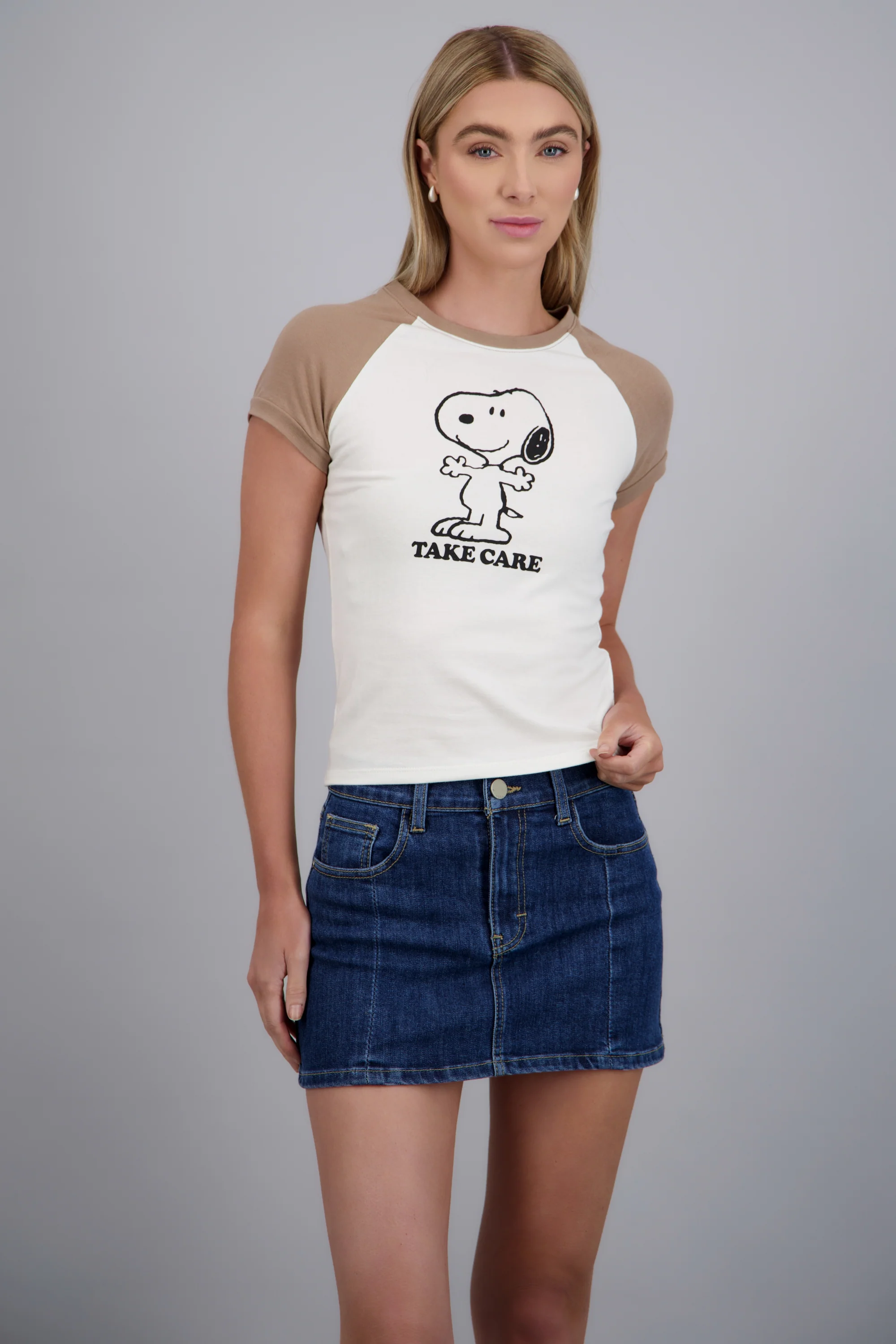Crop Snoopy manga corta Contrastes