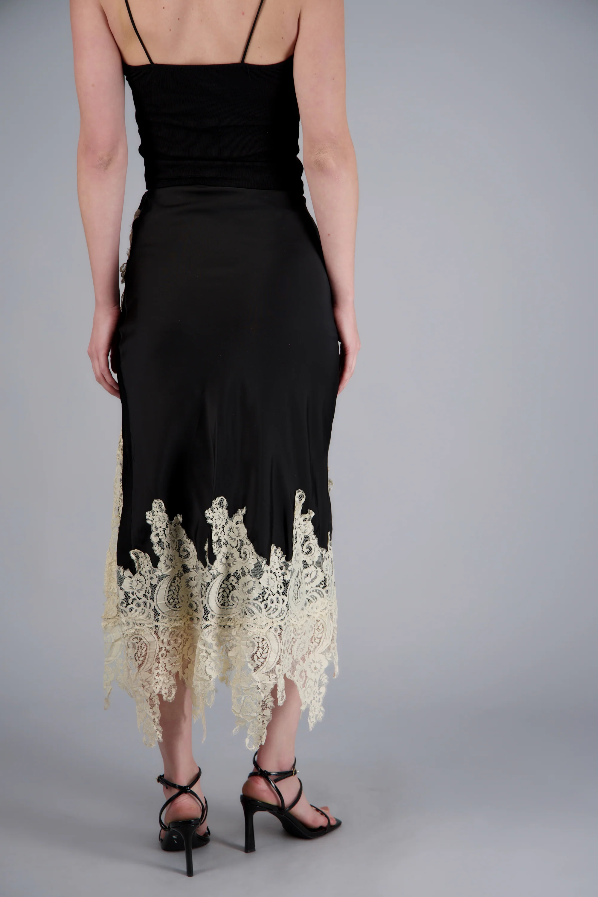 Falda midi satin detalle encaje - Image 4