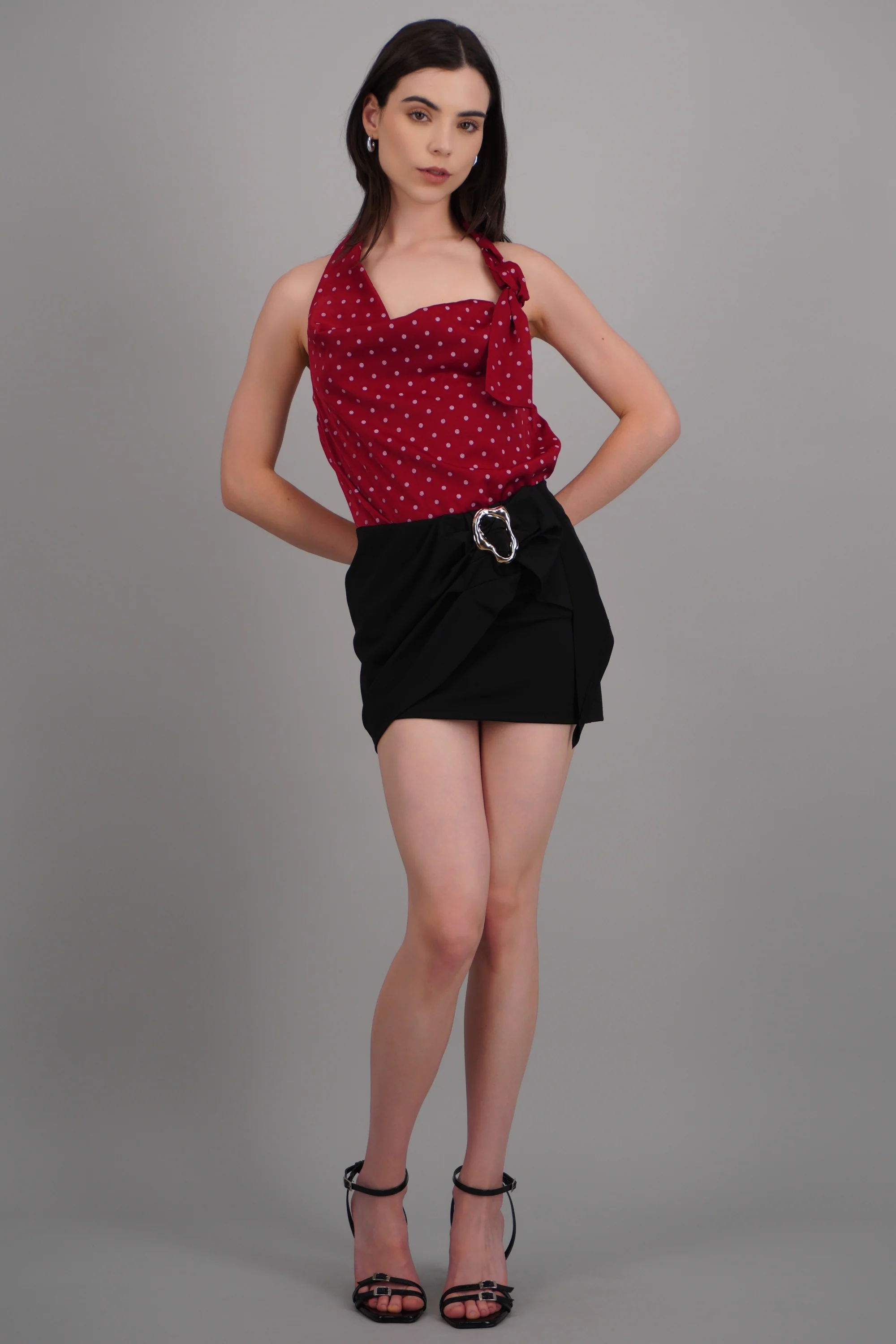 Falda mini drapeada detalle herraje - Image 2