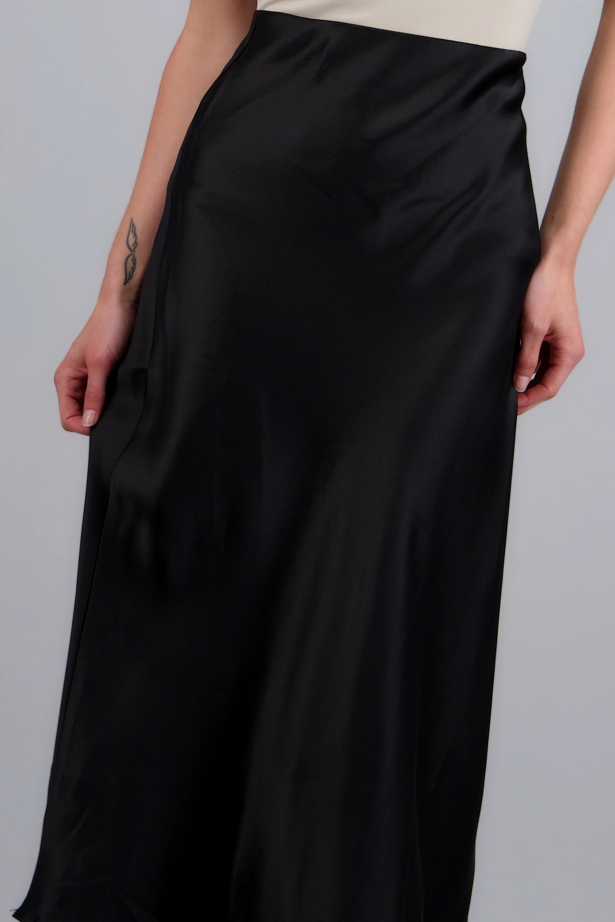FALDA SATINADA MIDI LISA - Image 6