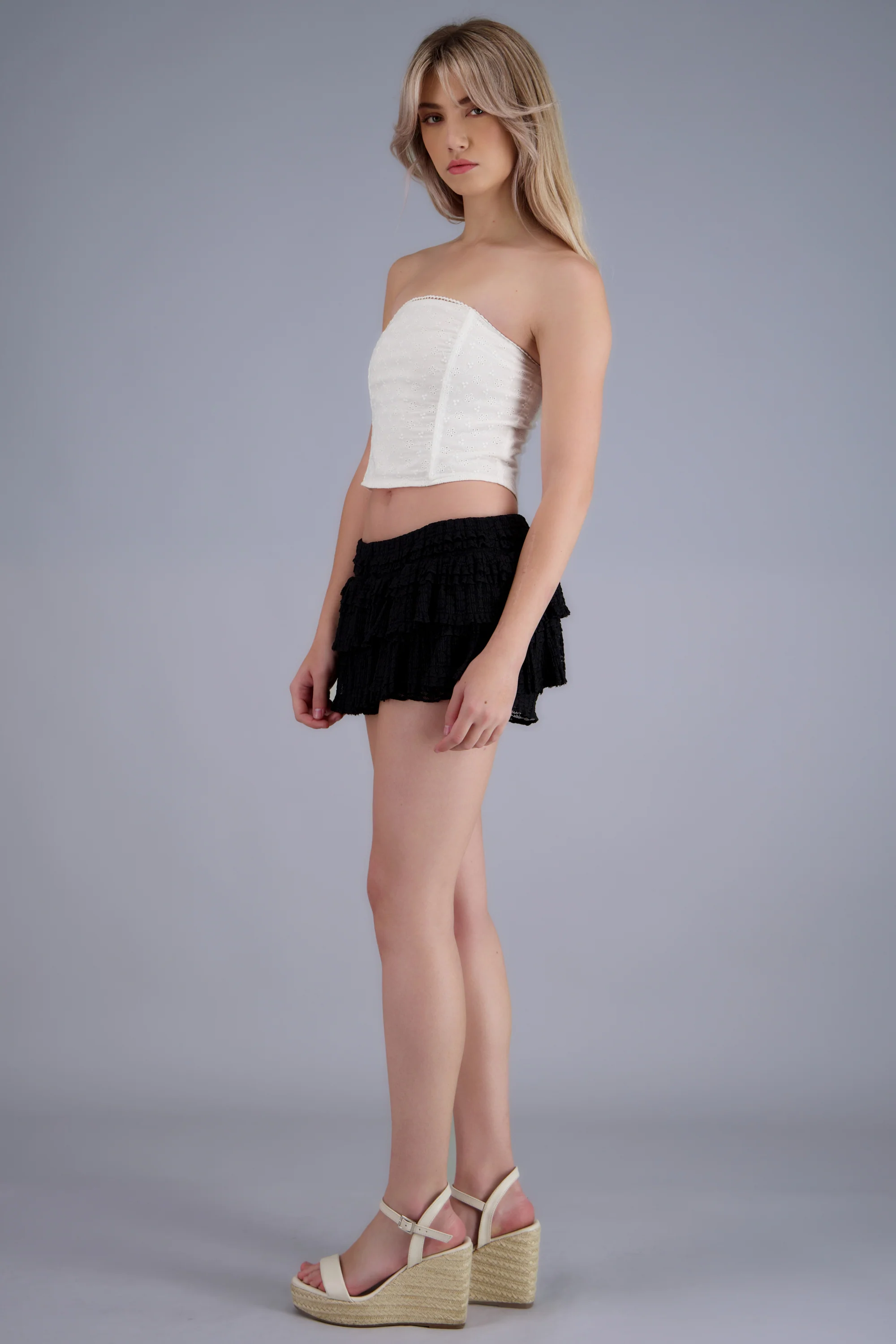 Falda short con encaje olanes - Image 3