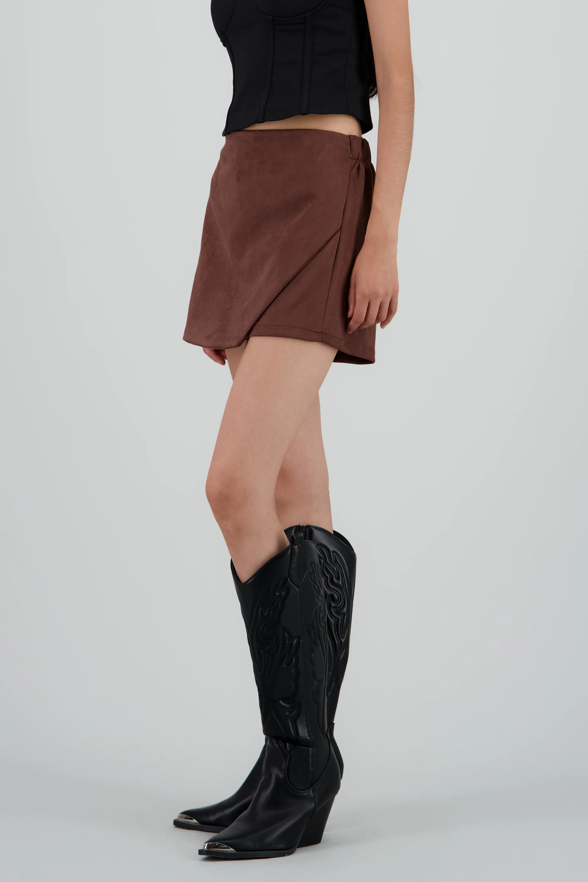 Falda short envolvente suede - Image 3