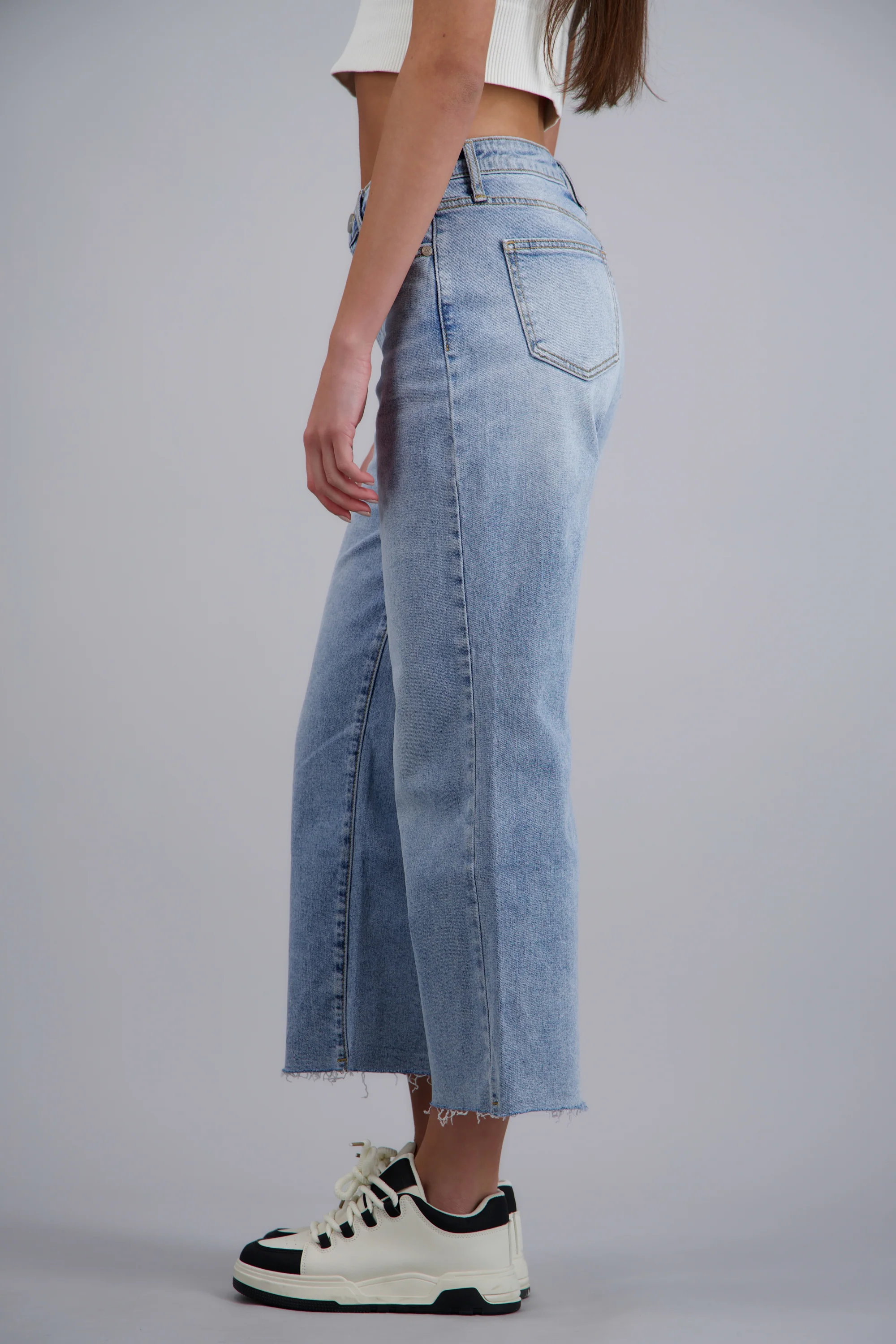 Jeans cropped al corte - Image 3