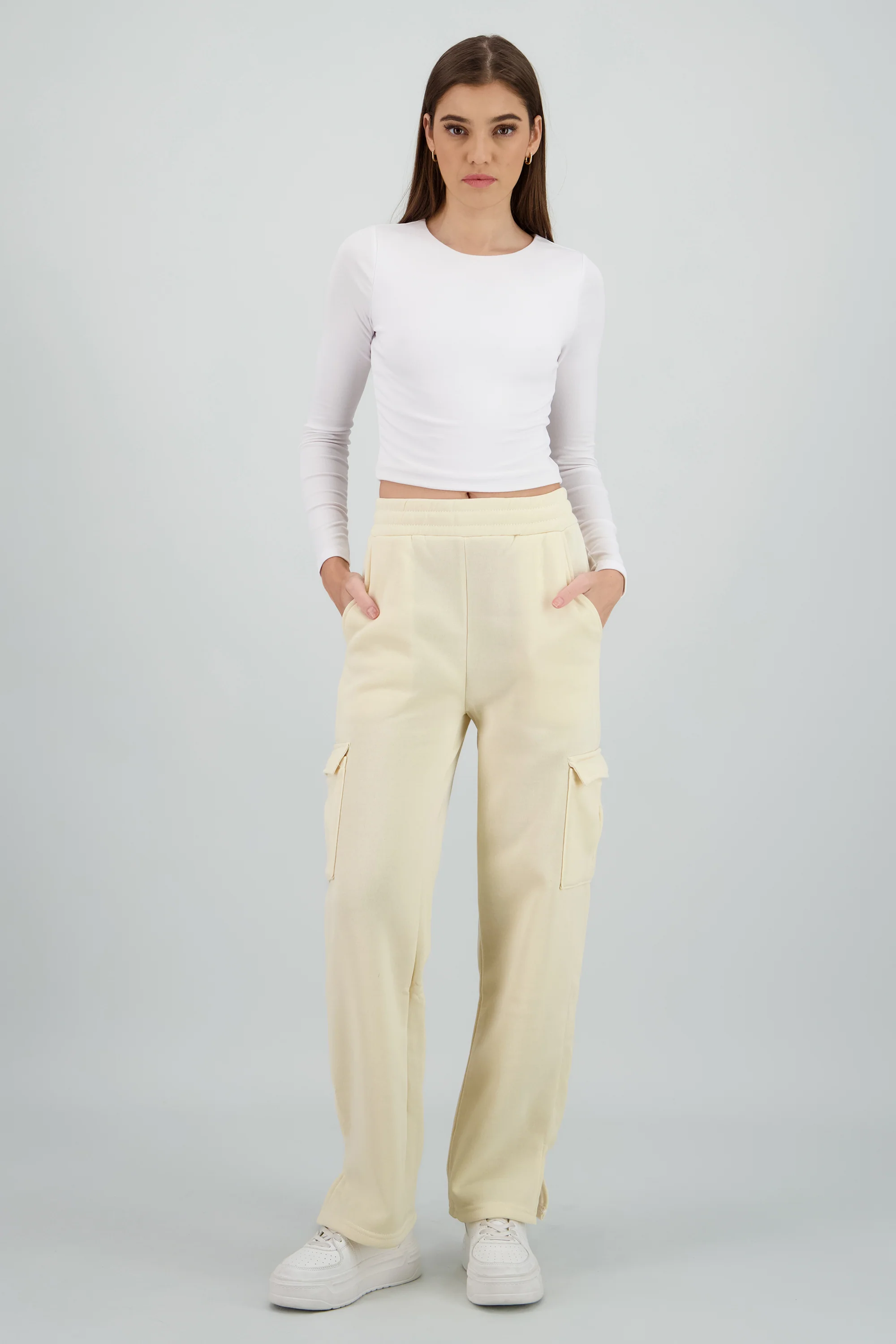 Jogger amplio con bolsas cargo
