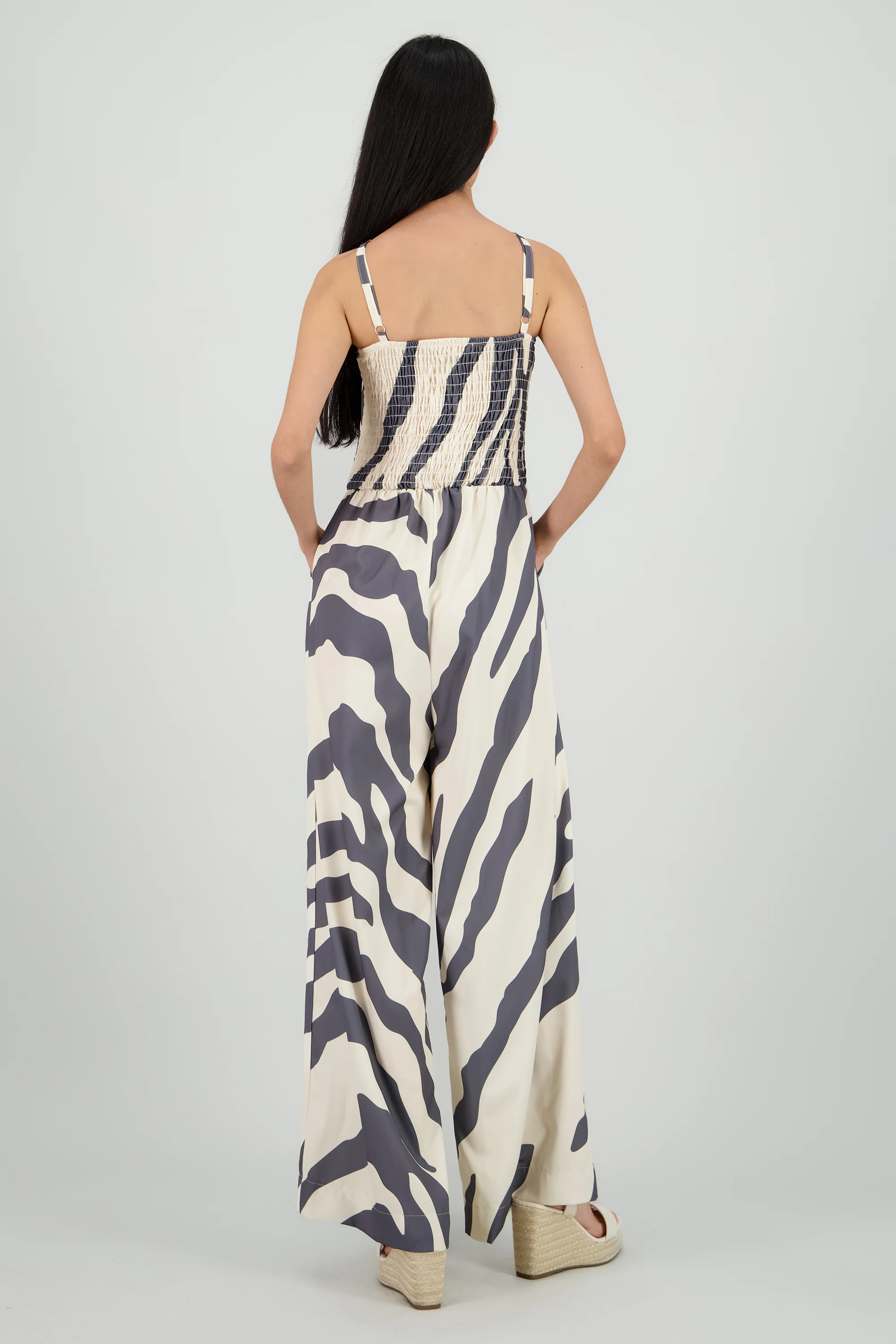 Jumpsuit tirantes estampado detalle nudo - Image 4