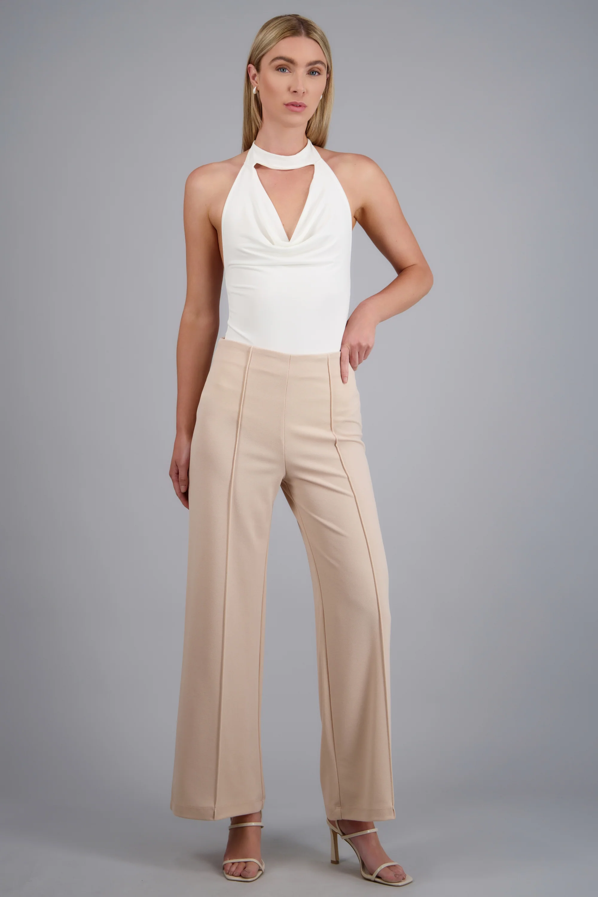 Pantalo amplio costura frontal