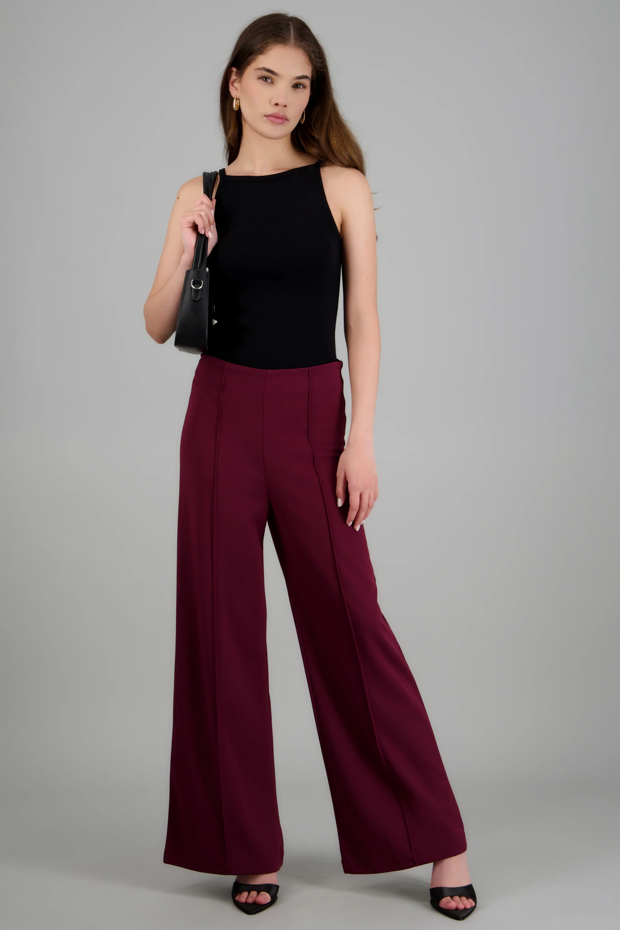 Pantalo amplio costura frontal