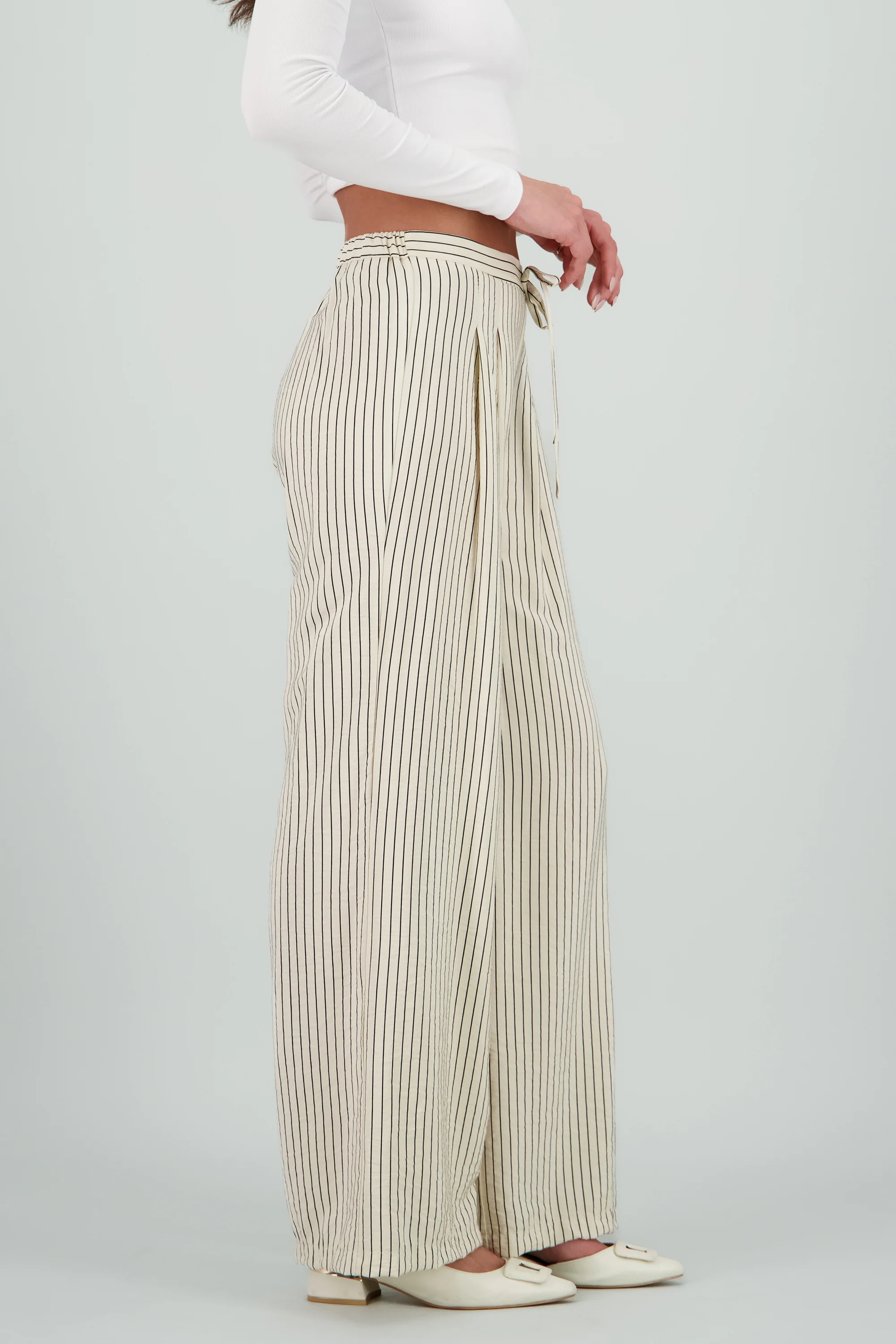 Pantalon amplio detalle pinzas rayas - Image 3