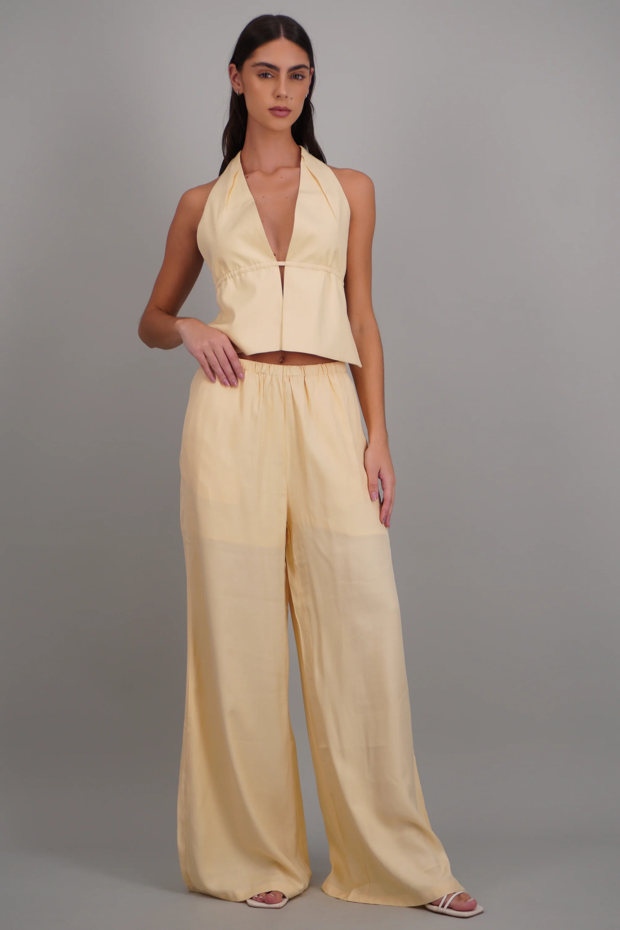 Pantalon amplio detalle resorte